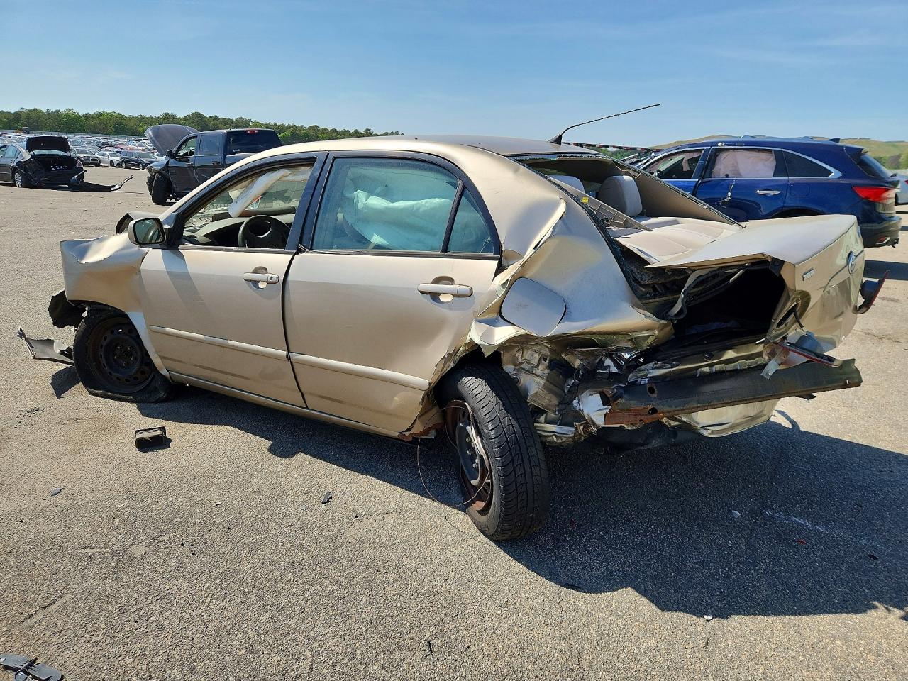 2005 Toyota Corolla Le Gold vin: 2T1BR30EX5C373880