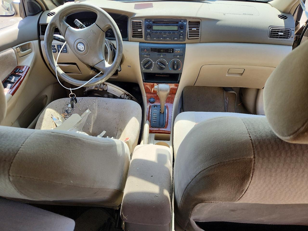 2005 Toyota Corolla Le Gold vin: 2T1BR30EX5C373880
