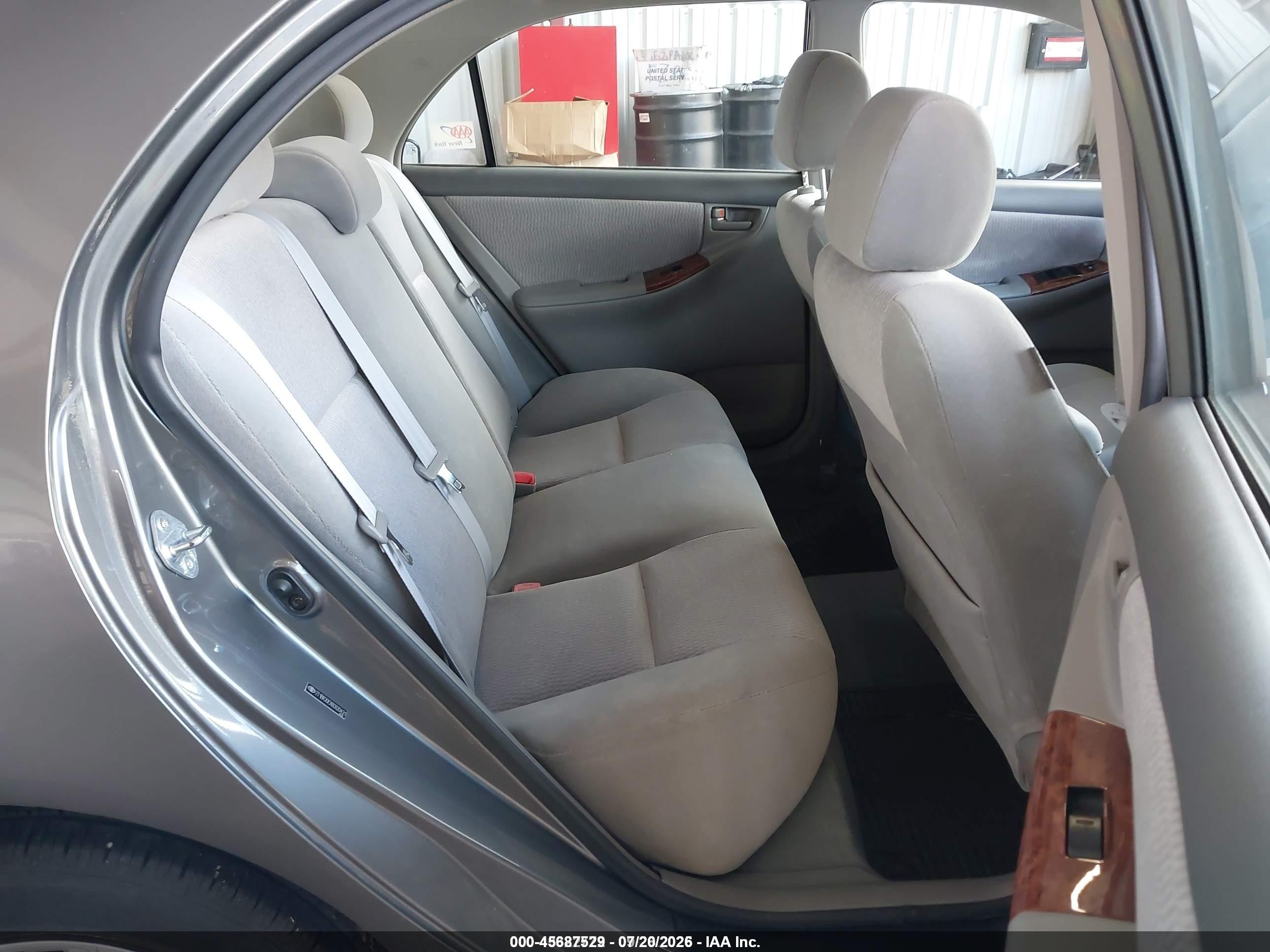 2006 Toyota Corolla Le Gold vin: 2T1BR30EX6C620431