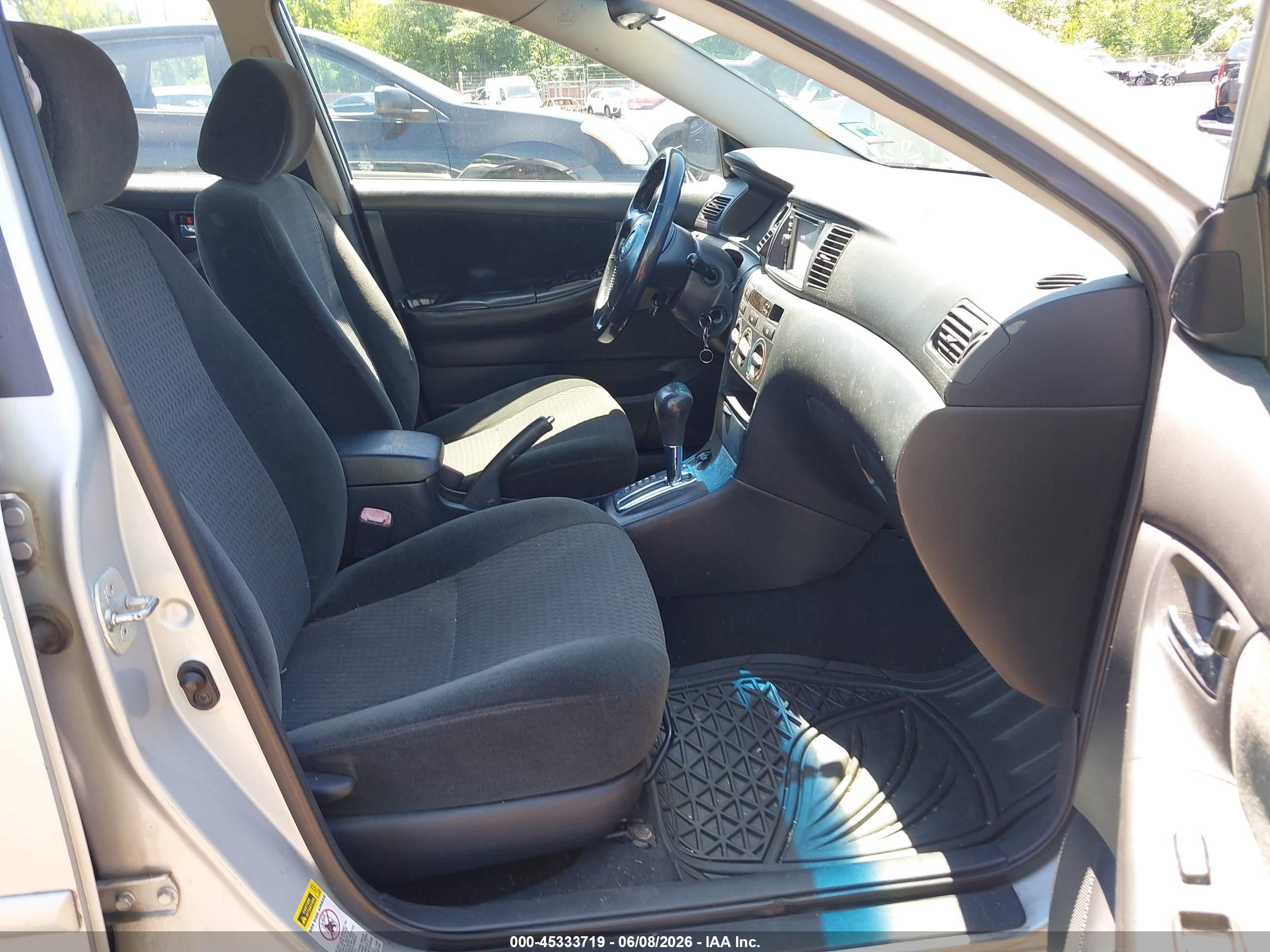 2008 Toyota Corolla S Silver vin: 2T1BR30EX8C895445