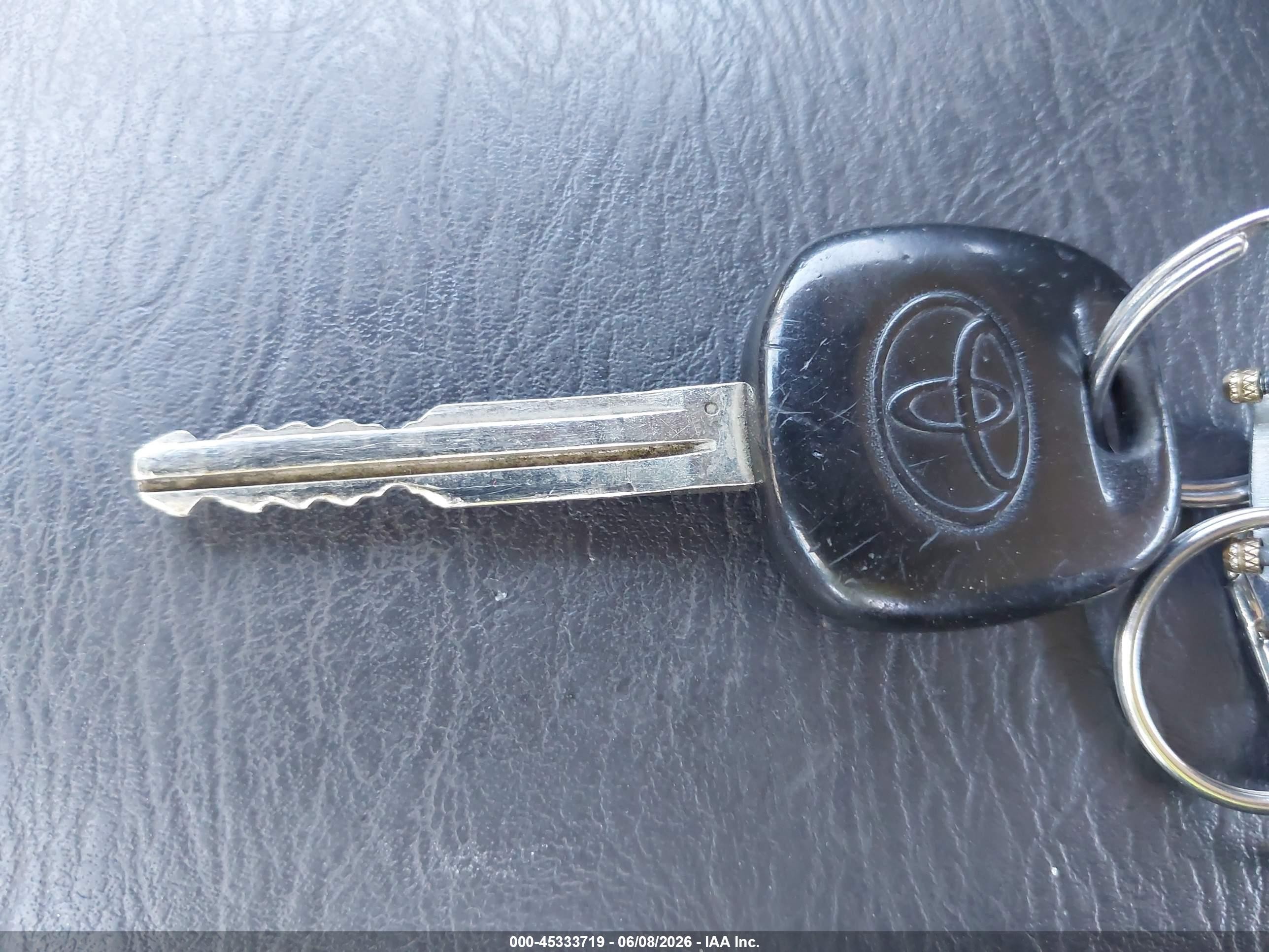 2008 Toyota Corolla S Silver vin: 2T1BR30EX8C895445