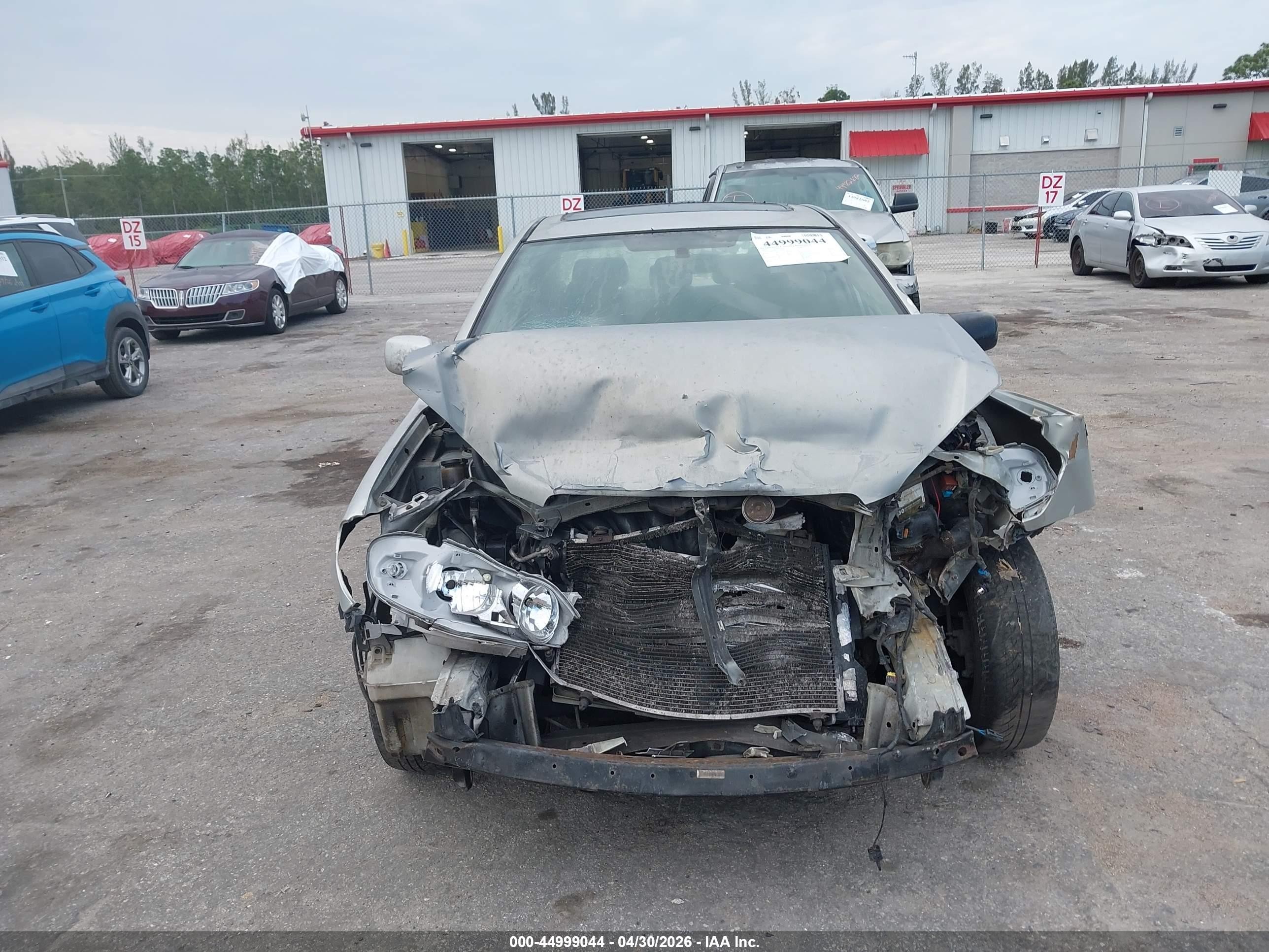 2003 Toyota Corolla Le Silver vin: 2T1BR32E03C107570