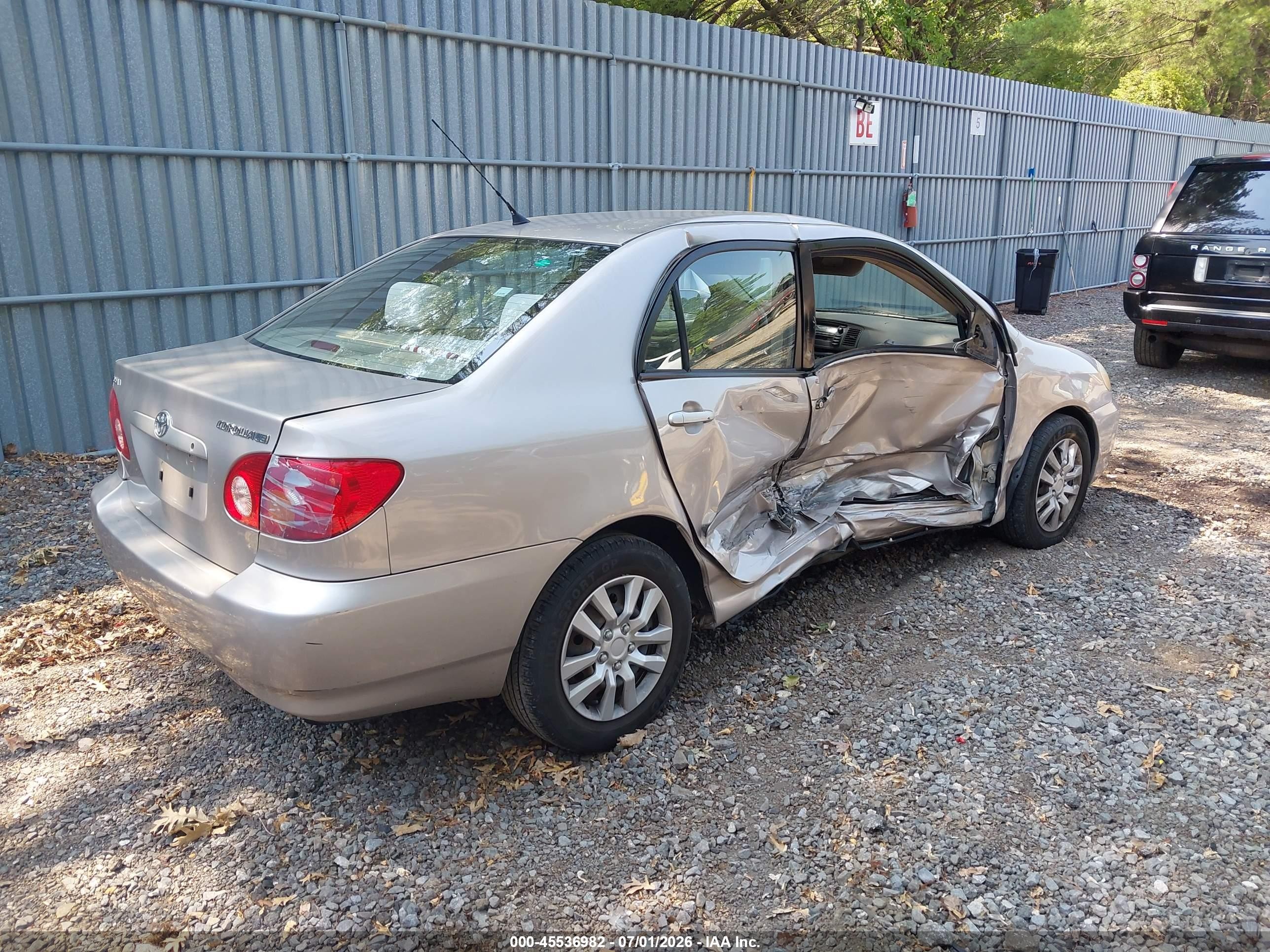 2003 Toyota Corolla Le Gold vin: 2T1BR32E03C110095