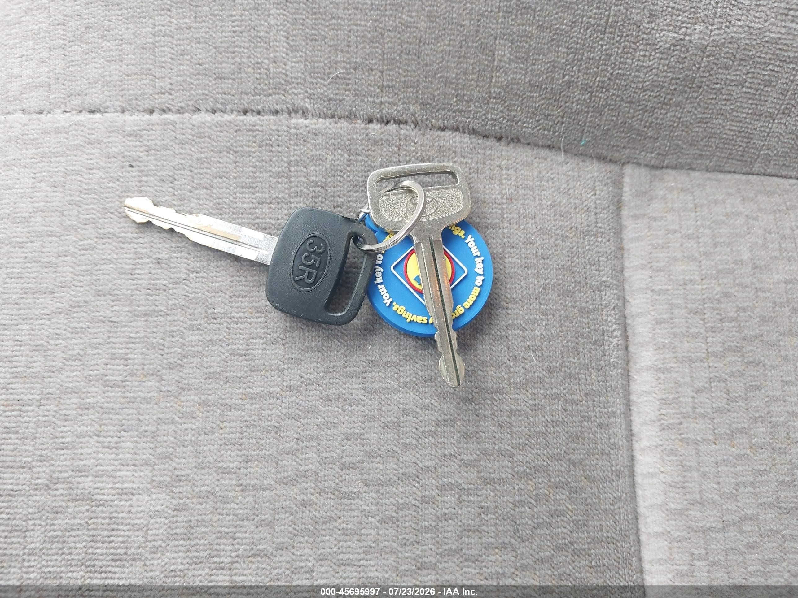 2003 Toyota Corolla Le Beige vin: 2T1BR32E03C138740