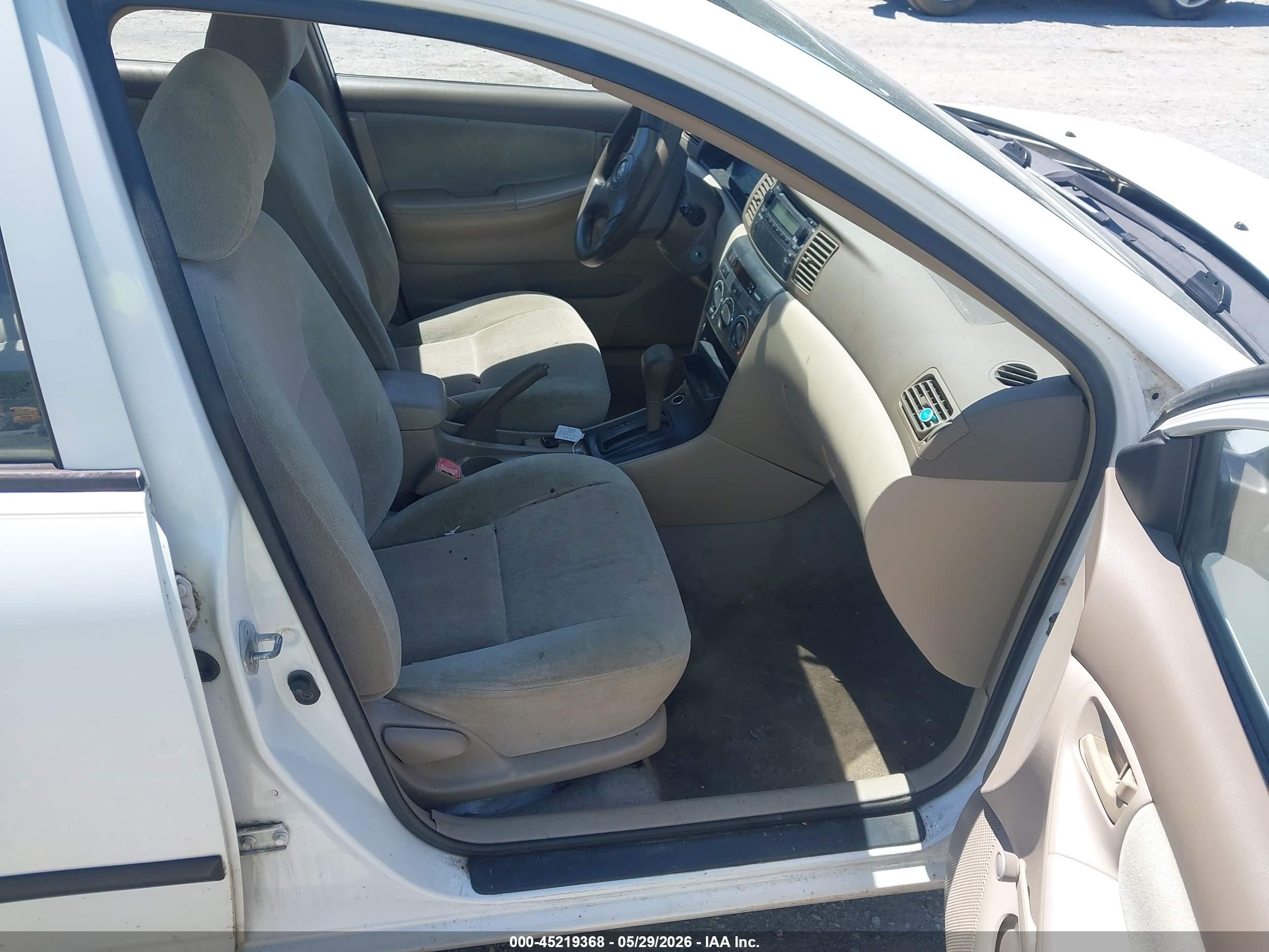 2004 Toyota Corolla Ce/le/s White vin: 2T1BR32E04C179399