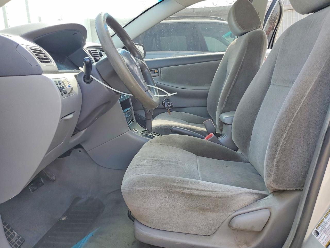 2004 Toyota Corolla Ce Серебряный vin: 2T1BR32E04C221277