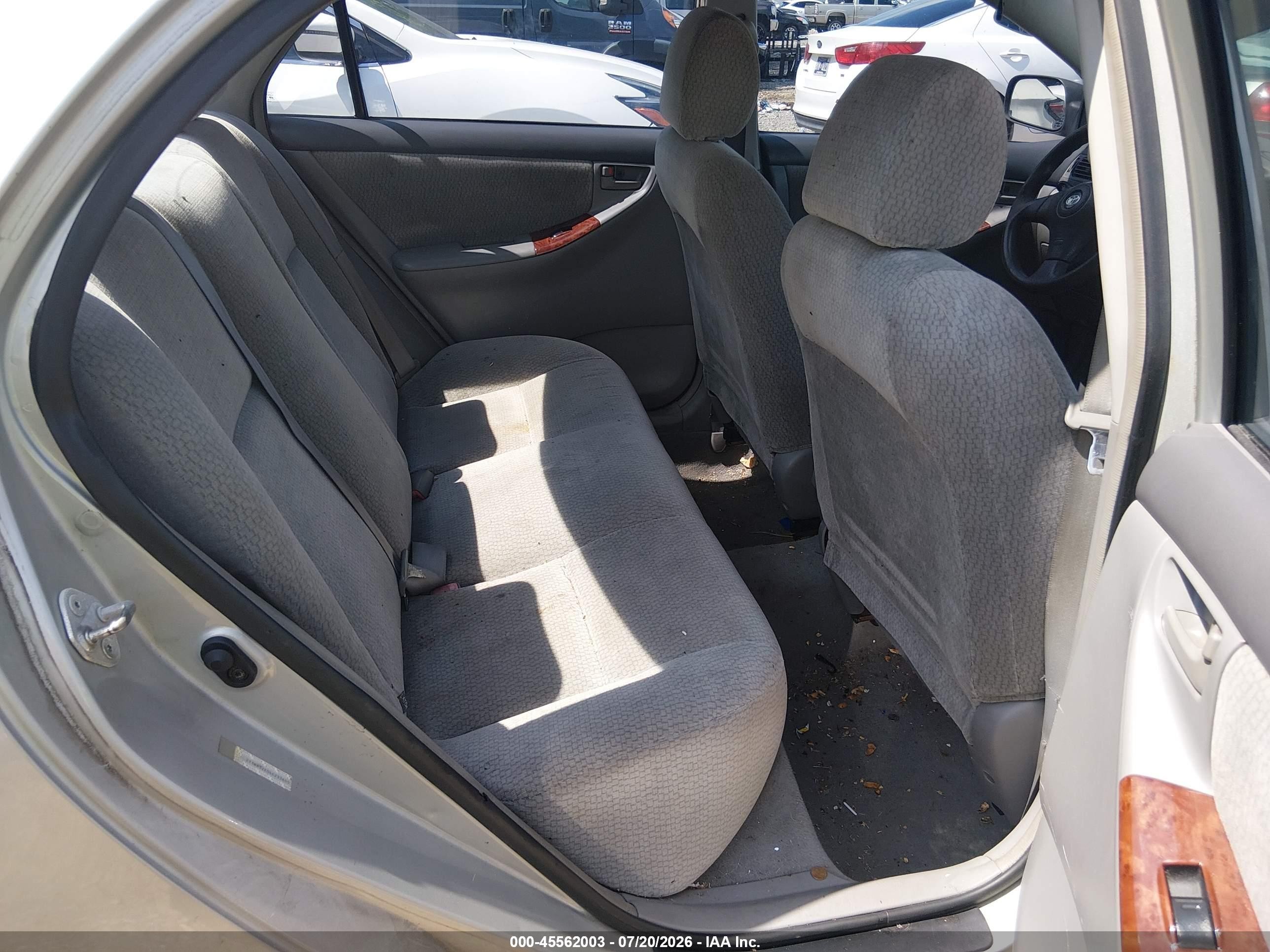 2004 Toyota Corolla Le Серебряный vin: 2T1BR32E04C233655