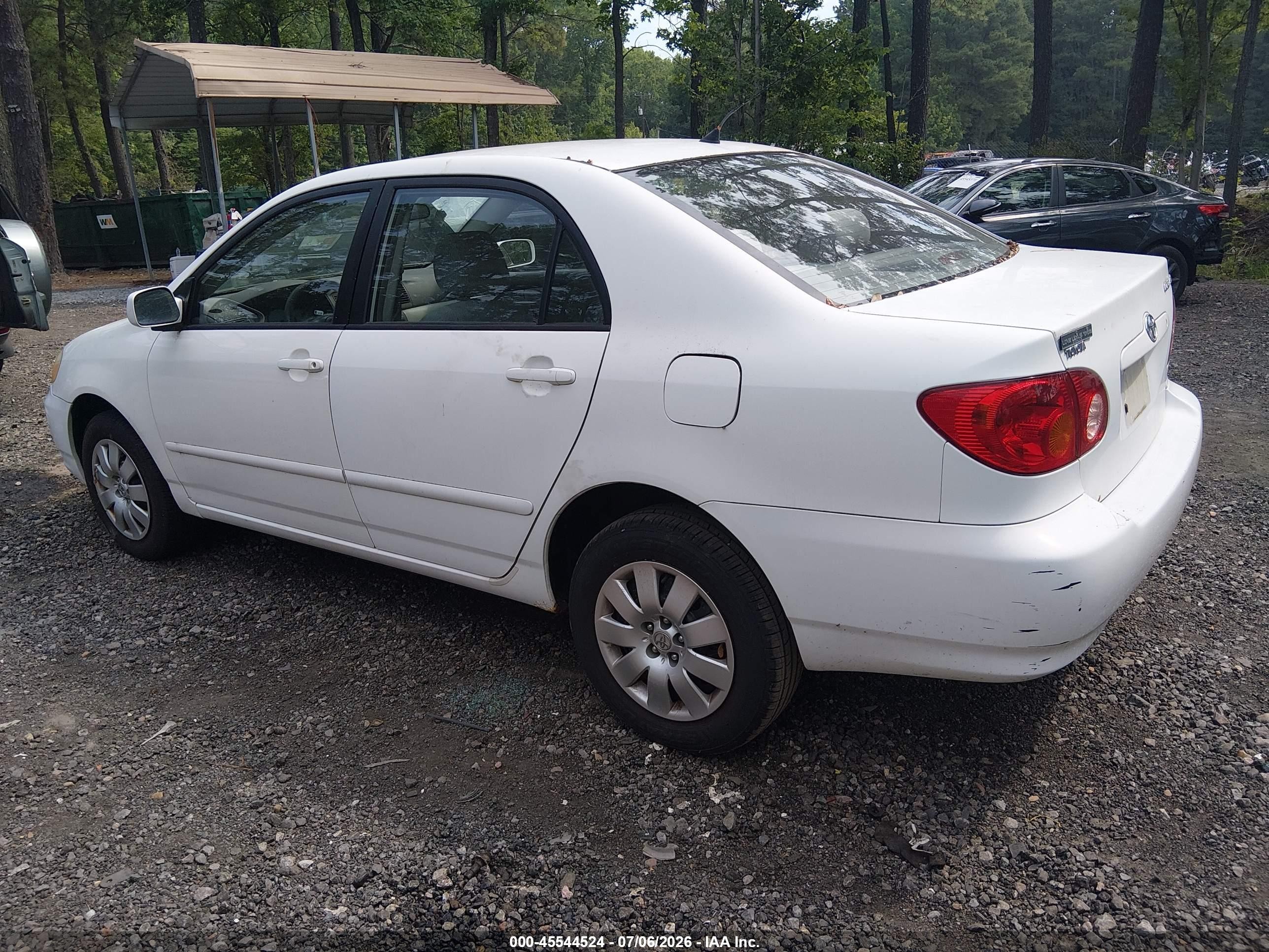 2004 Toyota Corolla Le White vin: 2T1BR32E04C238788