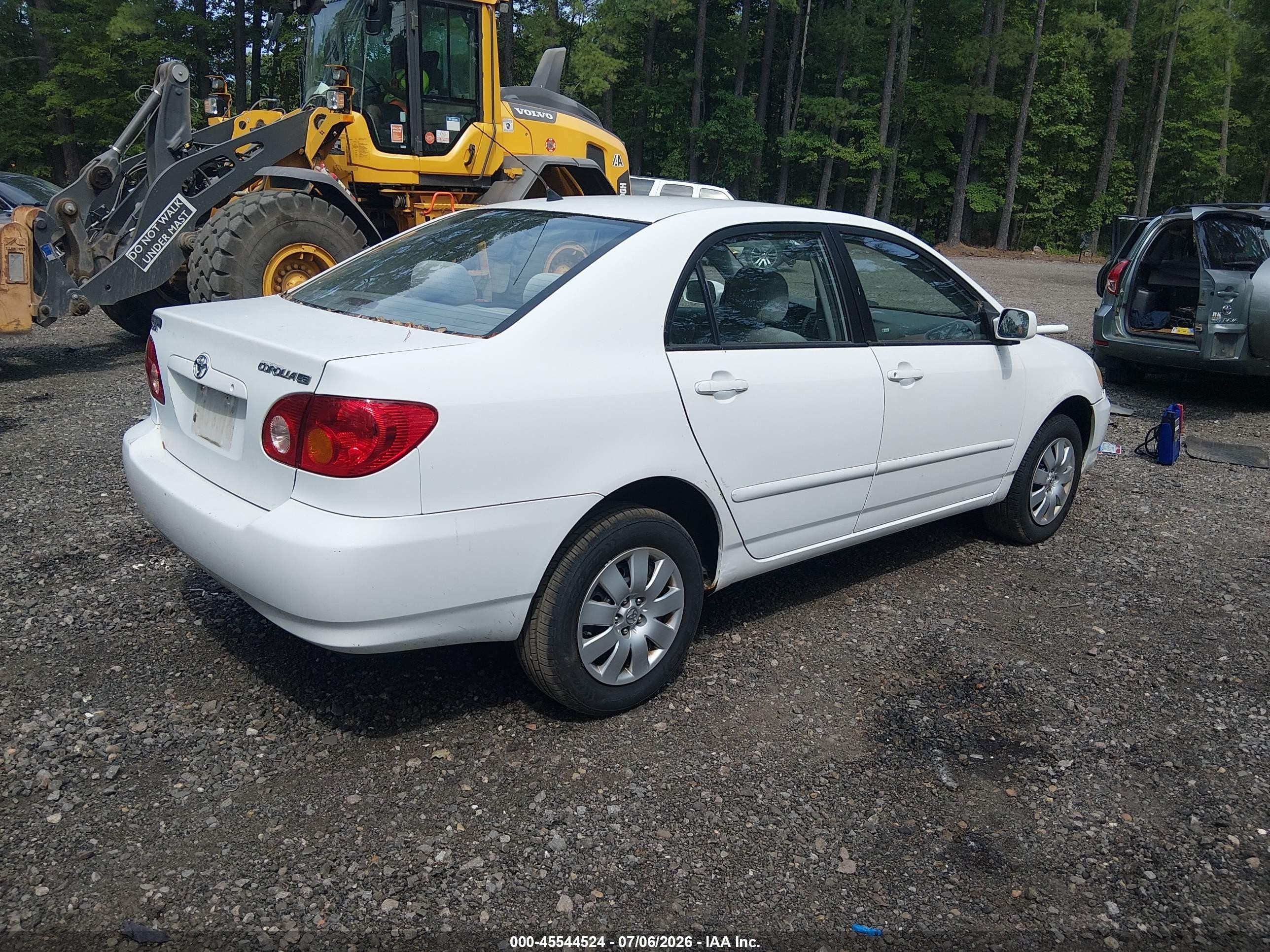 2004 Toyota Corolla Le White vin: 2T1BR32E04C238788