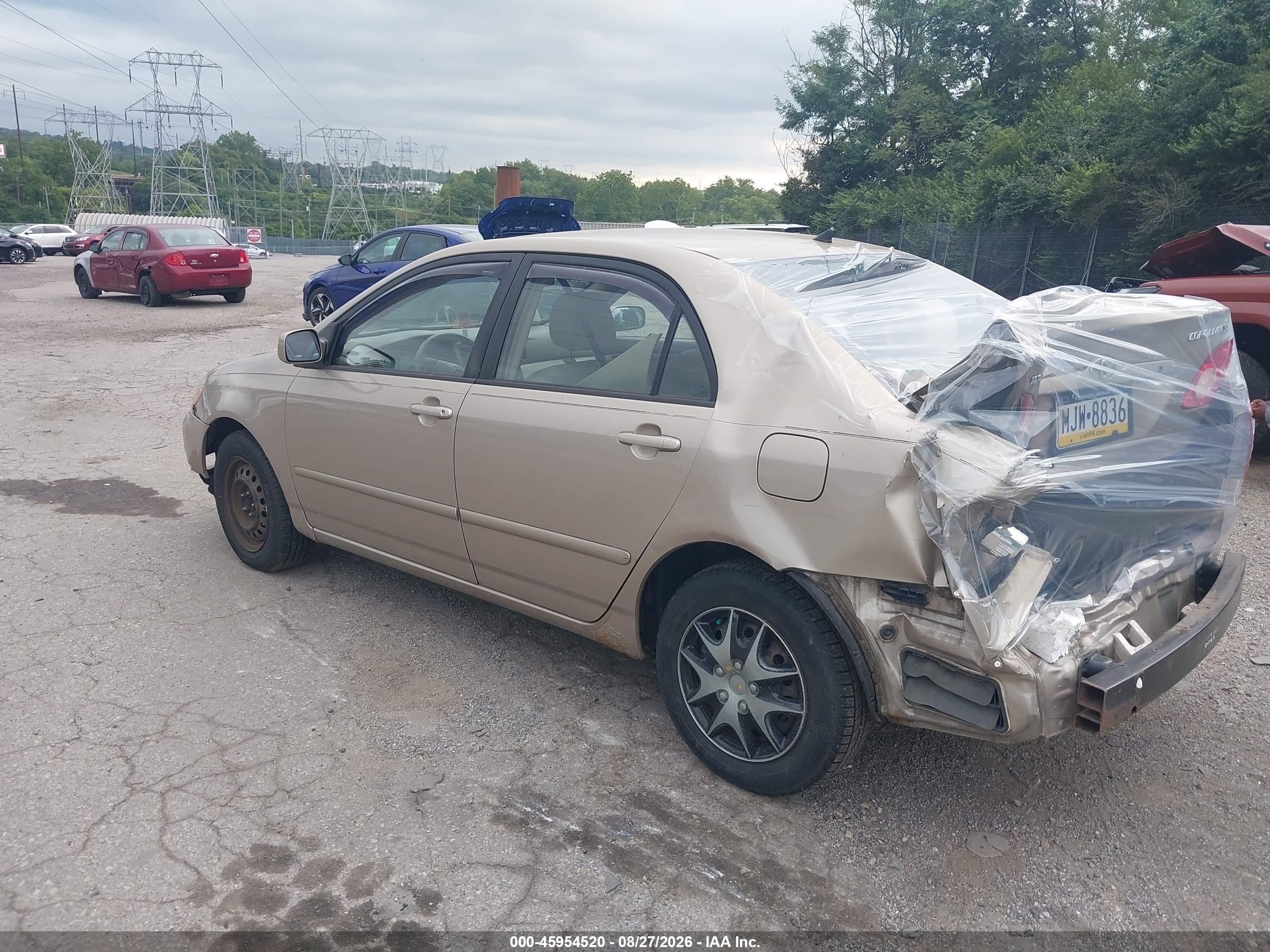 2004 Toyota Corolla Le Gold vin: 2T1BR32E04C299901