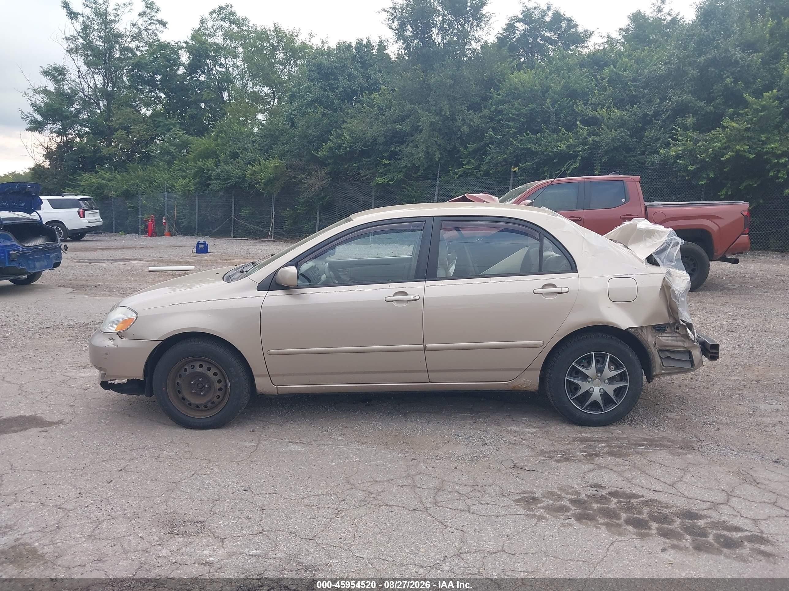 2004 Toyota Corolla Le Gold vin: 2T1BR32E04C299901