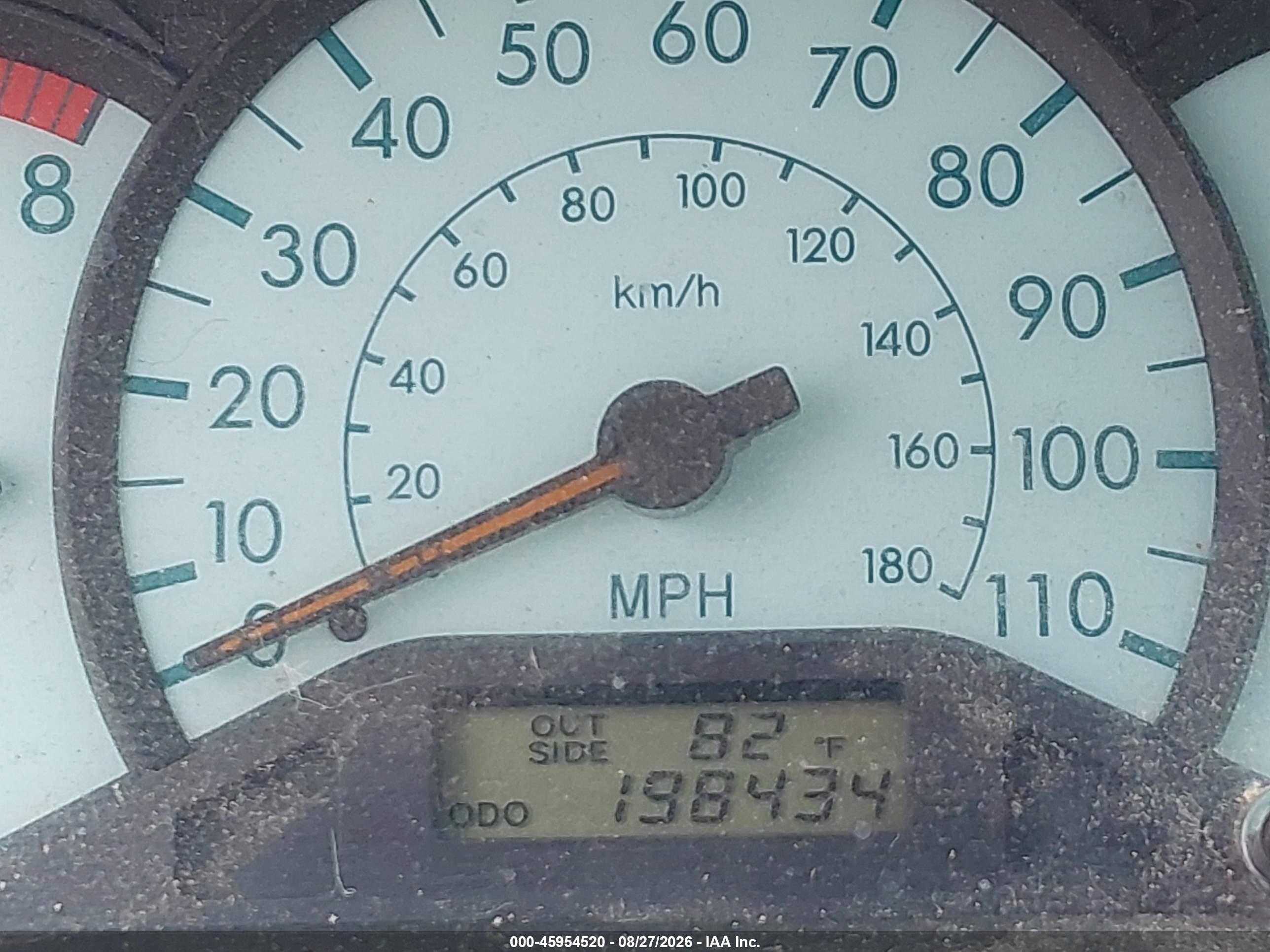 2004 Toyota Corolla Le Gold vin: 2T1BR32E04C299901