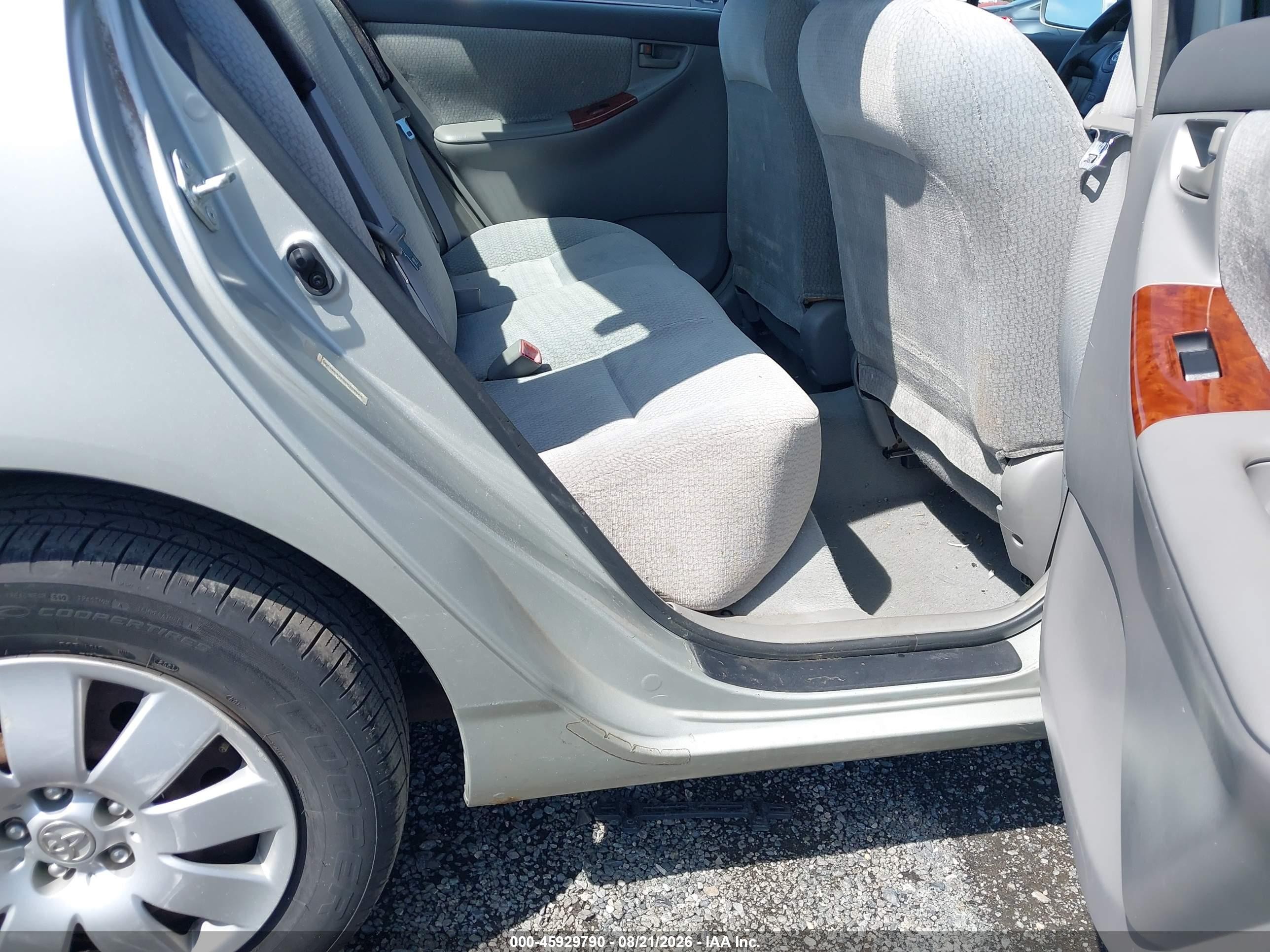 2004 Toyota Corolla Le Silver vin: 2T1BR32E04C308029