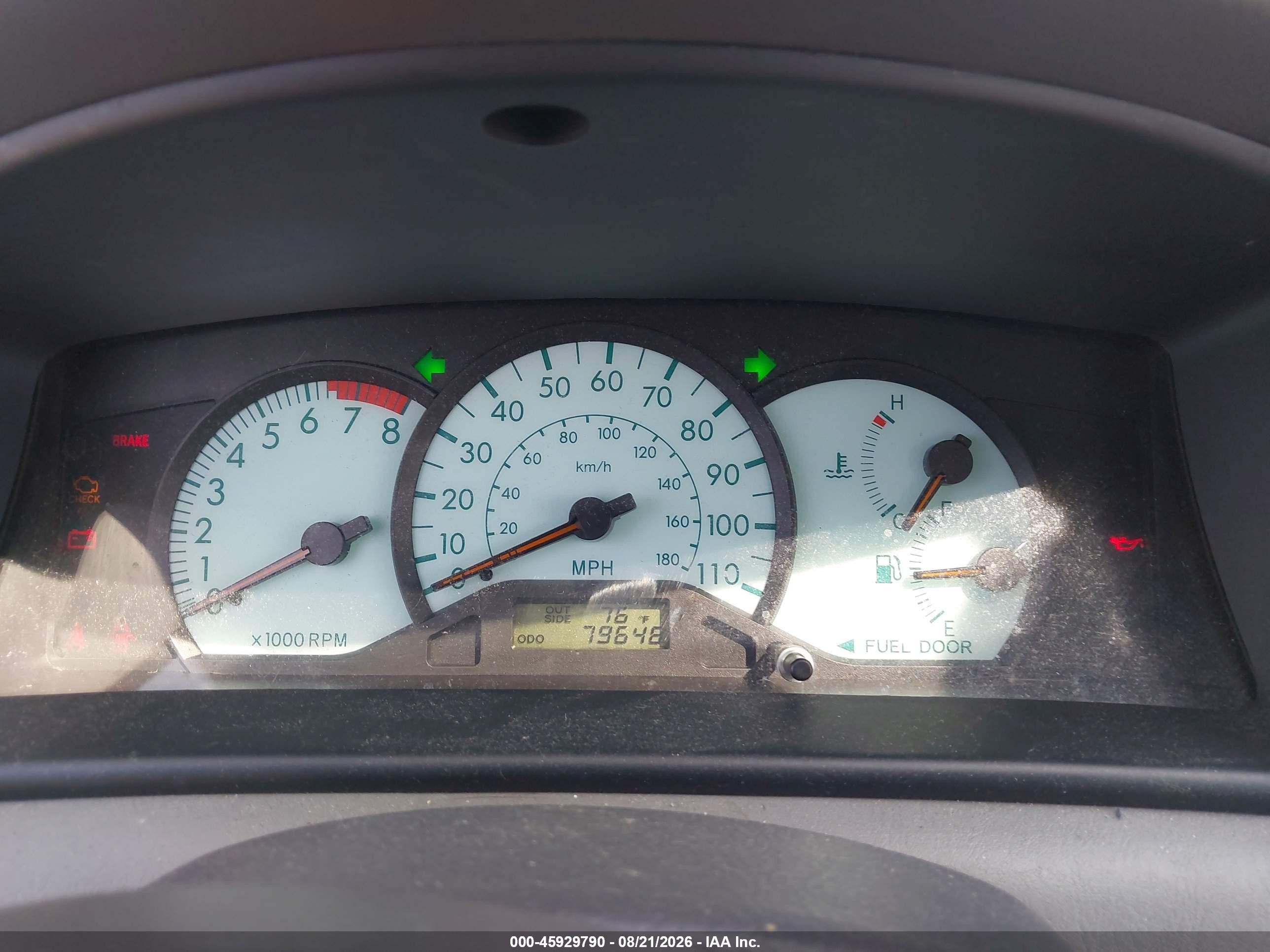 2004 Toyota Corolla Le Silver vin: 2T1BR32E04C308029