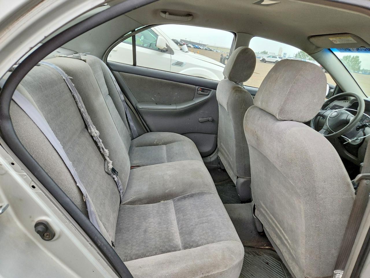 2004 Toyota Corolla Ce Silver vin: 2T1BR32E04C791103