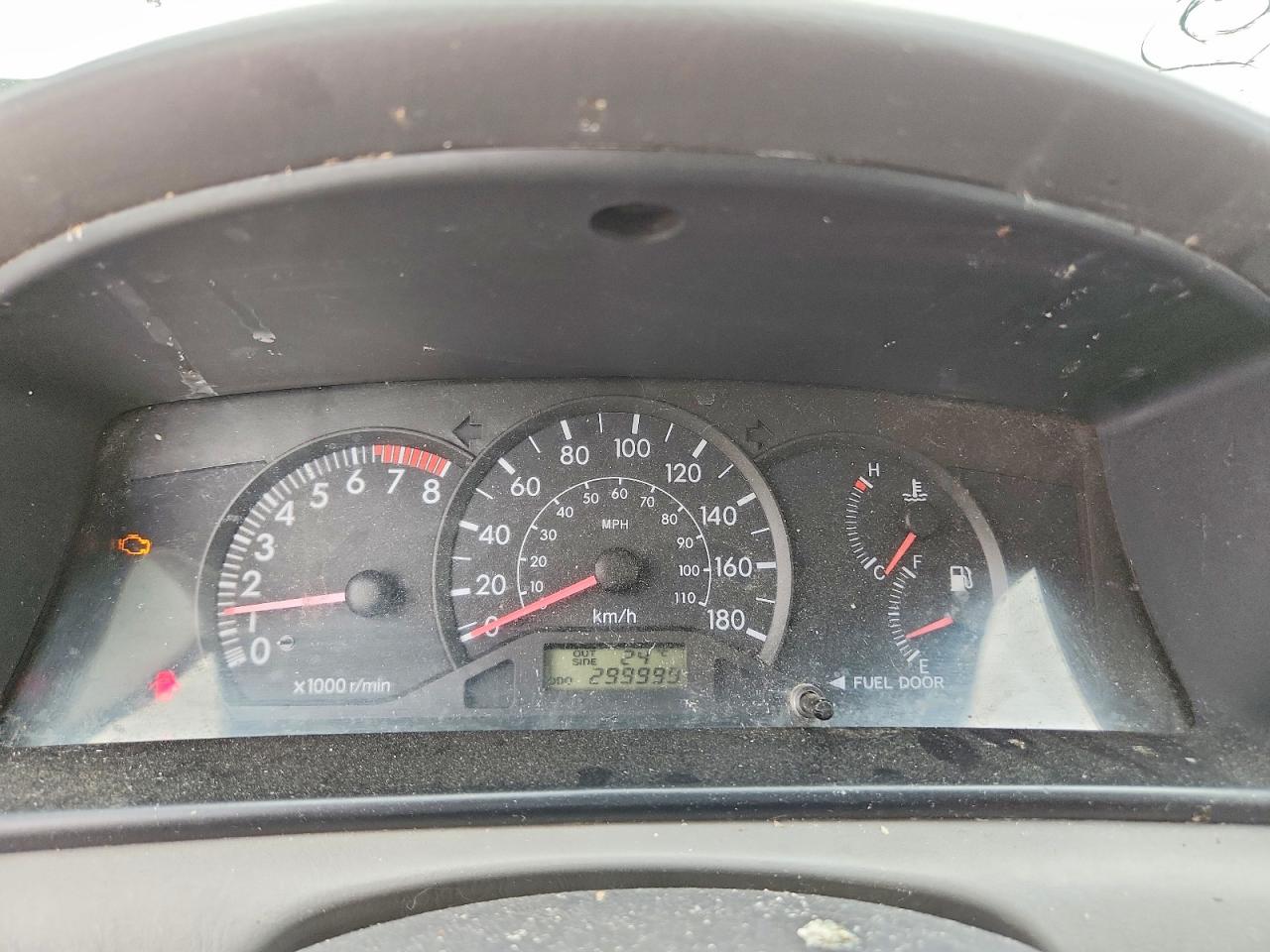 2004 Toyota Corolla Ce Silver vin: 2T1BR32E04C791103