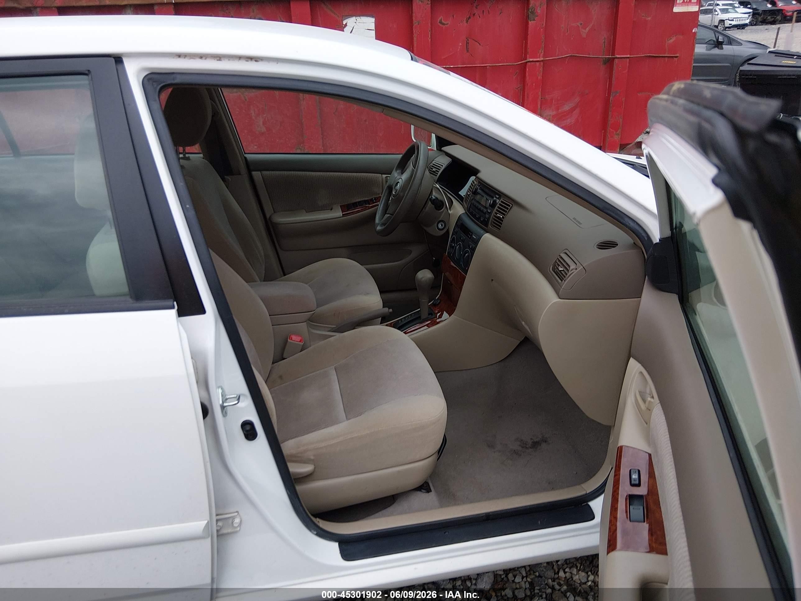 2005 Toyota Corolla Le White vin: 2T1BR32E05C368703