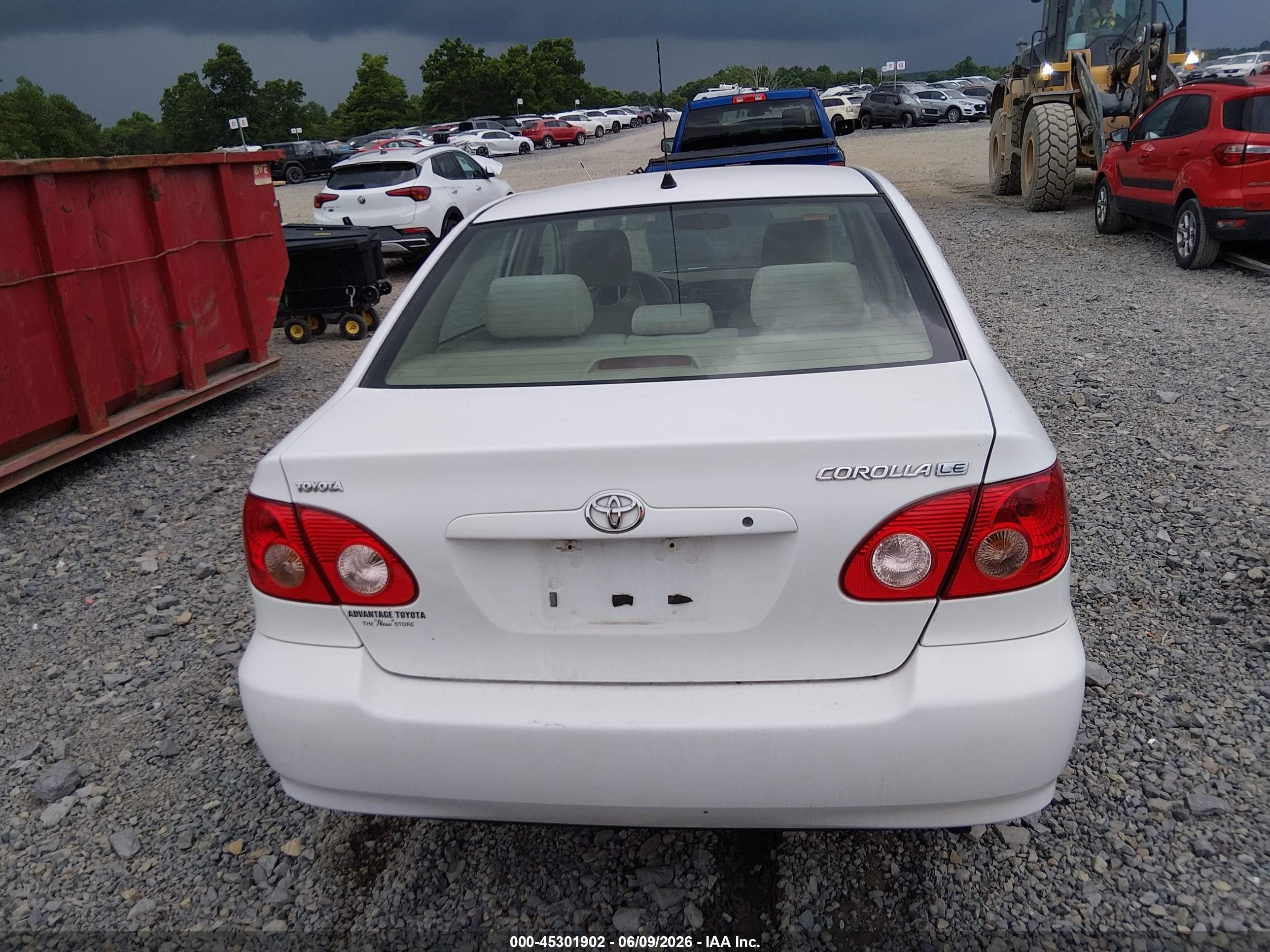 2005 Toyota Corolla Le White vin: 2T1BR32E05C368703