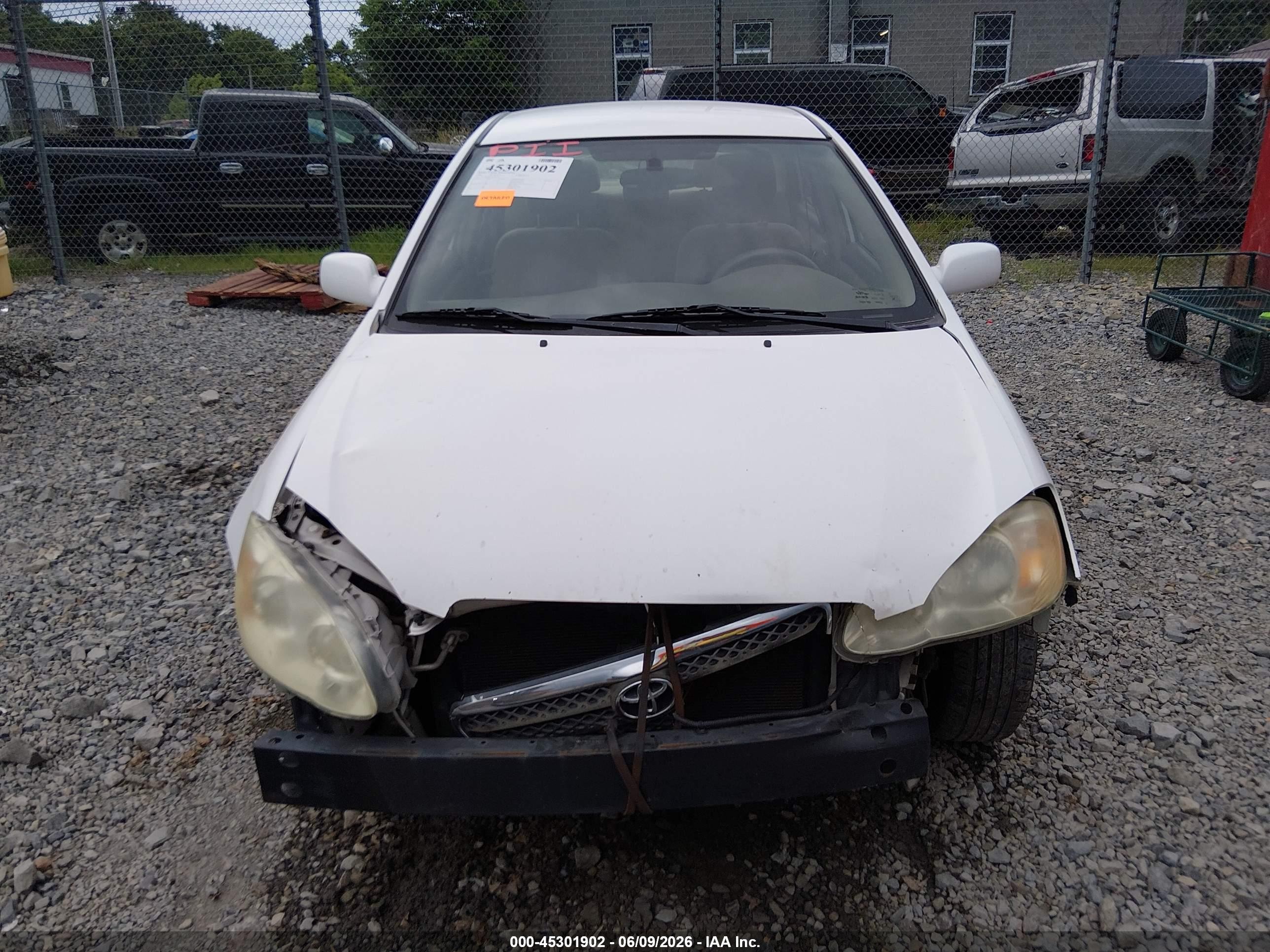 2005 Toyota Corolla Le White vin: 2T1BR32E05C368703