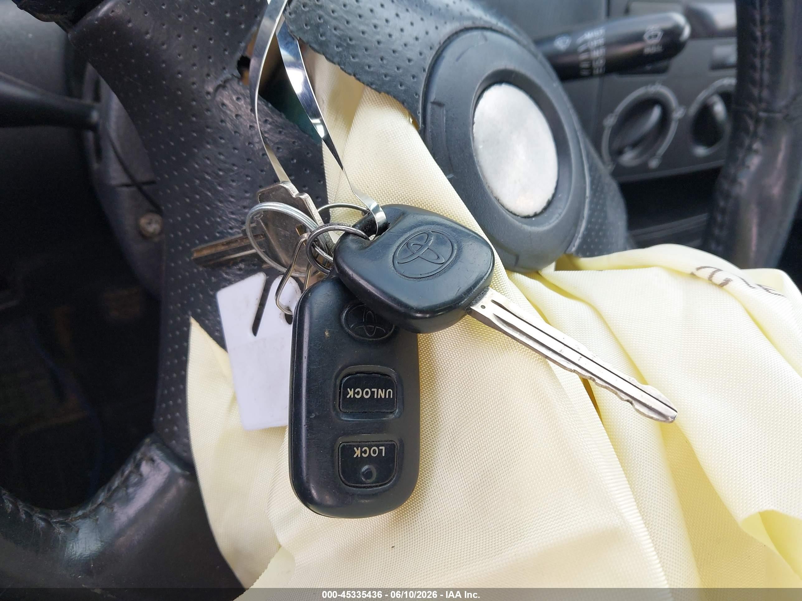 2005 Toyota Corolla S Silver vin: 2T1BR32E05C427183
