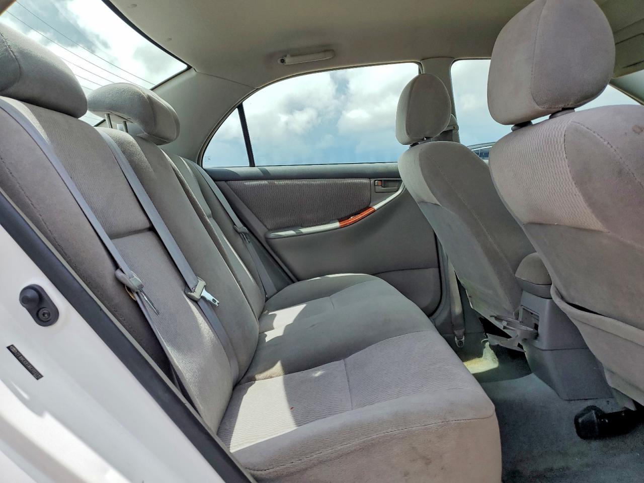 2006 Toyota Corolla Le White vin: 2T1BR32E06C703315