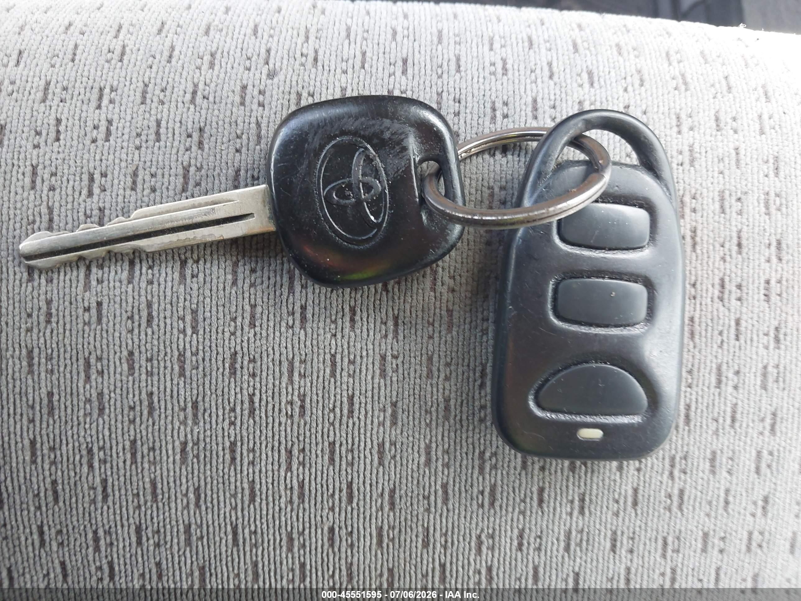 2007 Toyota Corolla Ce Серебряный vin: 2T1BR32E07C764746