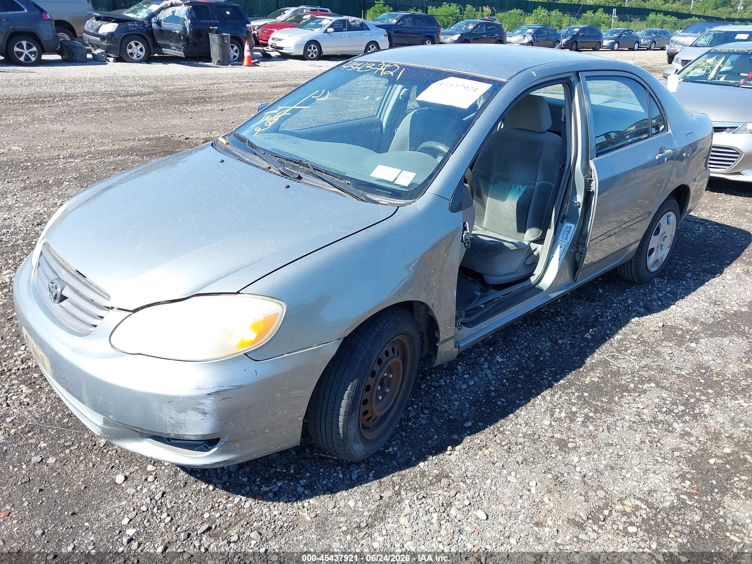 2004 Toyota Corolla Ce Silver vin: 2T1BR32E14C225452