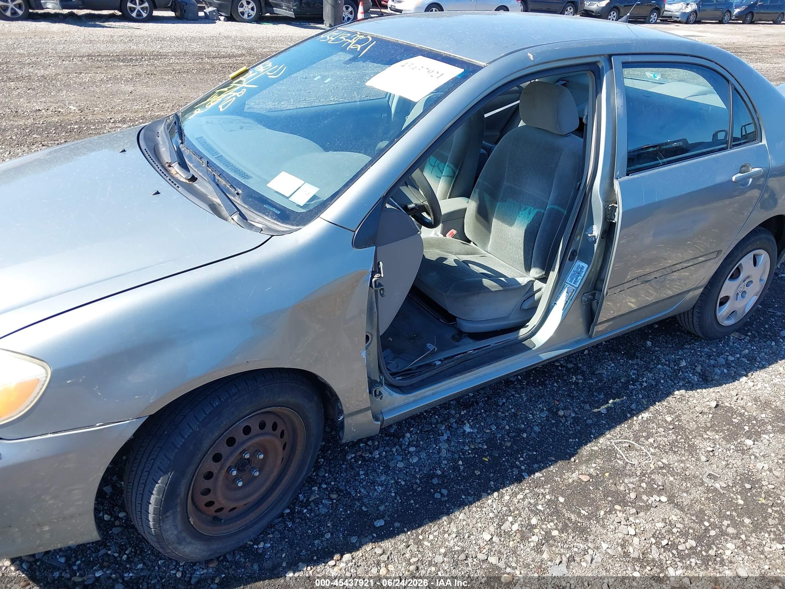 2004 Toyota Corolla Ce Silver vin: 2T1BR32E14C225452