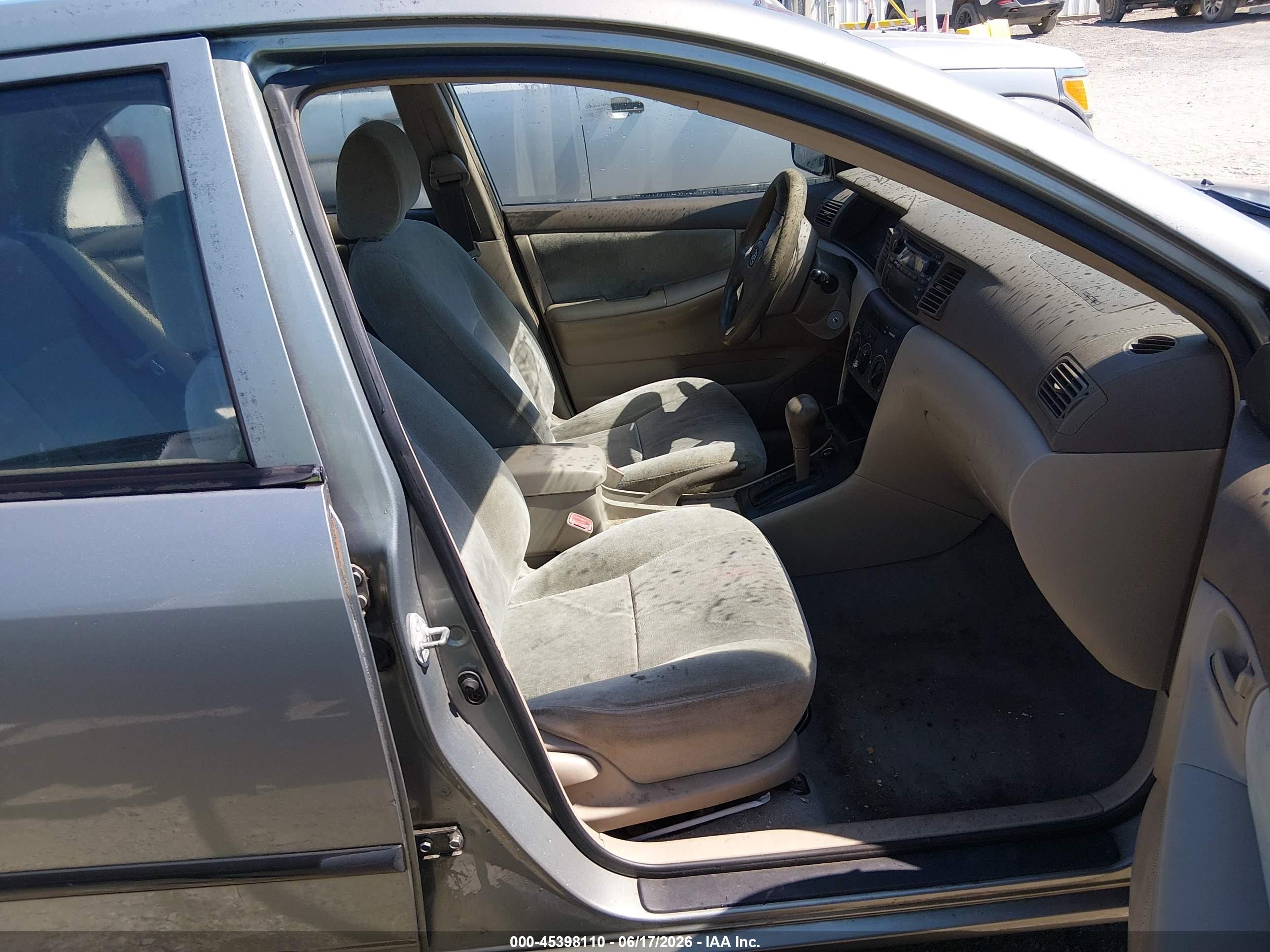 2004 Toyota Corolla Ce Silver vin: 2T1BR32E14C295551