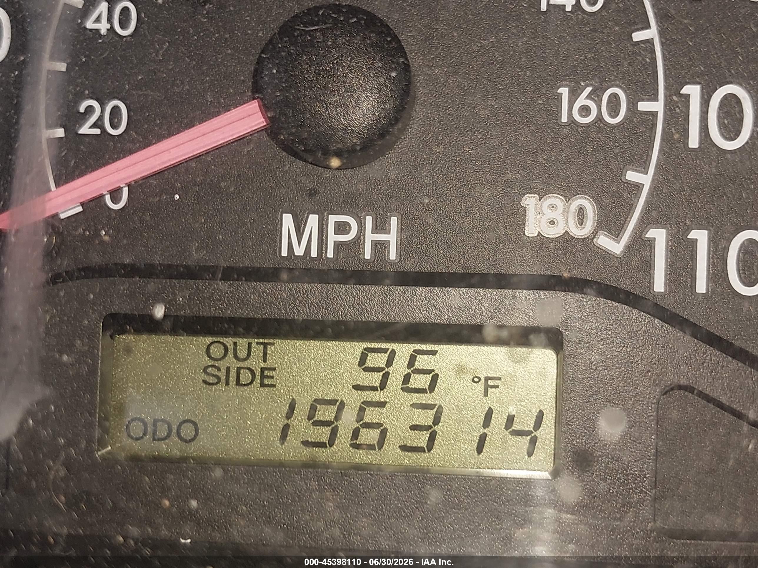 2004 Toyota Corolla Ce Silver vin: 2T1BR32E14C295551