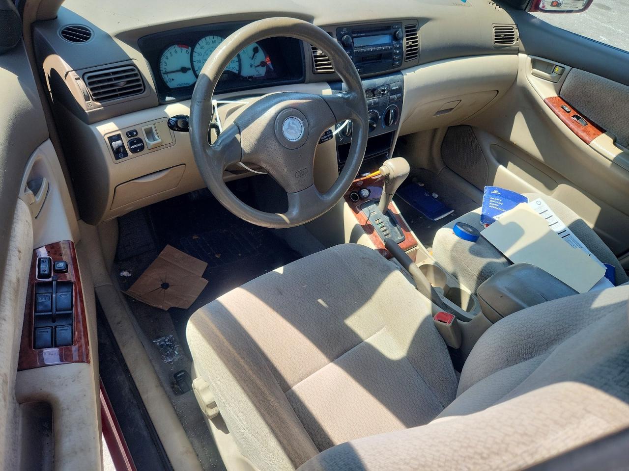 2004 Toyota Corolla Le Red vin: 2T1BR32E14C305558
