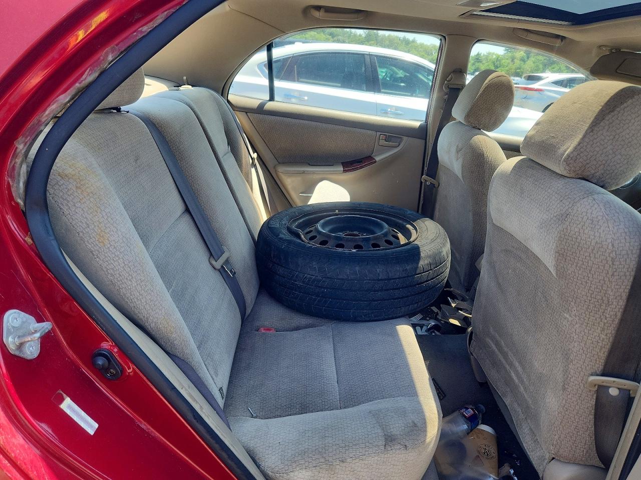 2004 Toyota Corolla Le Red vin: 2T1BR32E14C305558