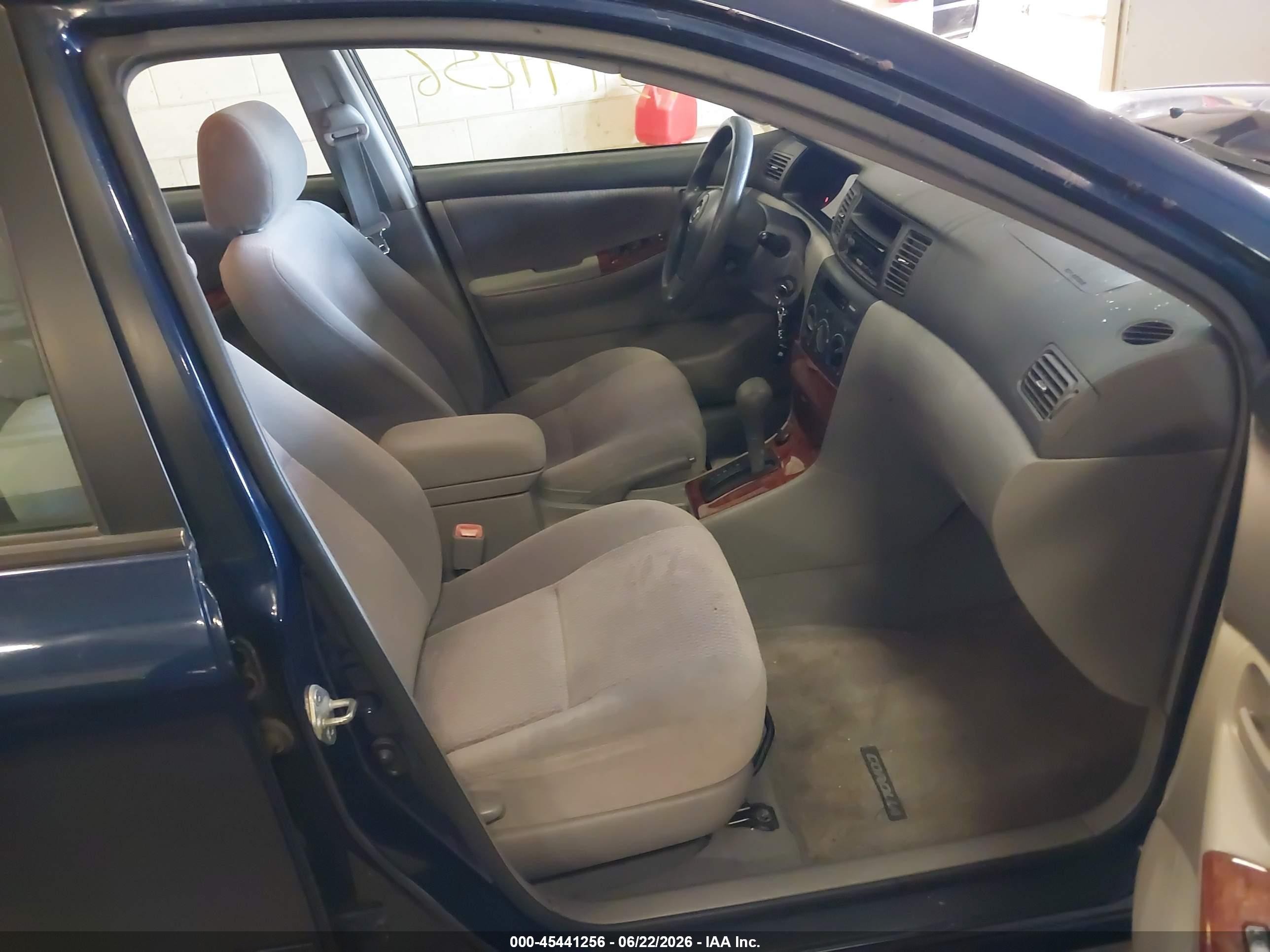2005 Toyota Corolla Le Blue vin: 2T1BR32E15C368161