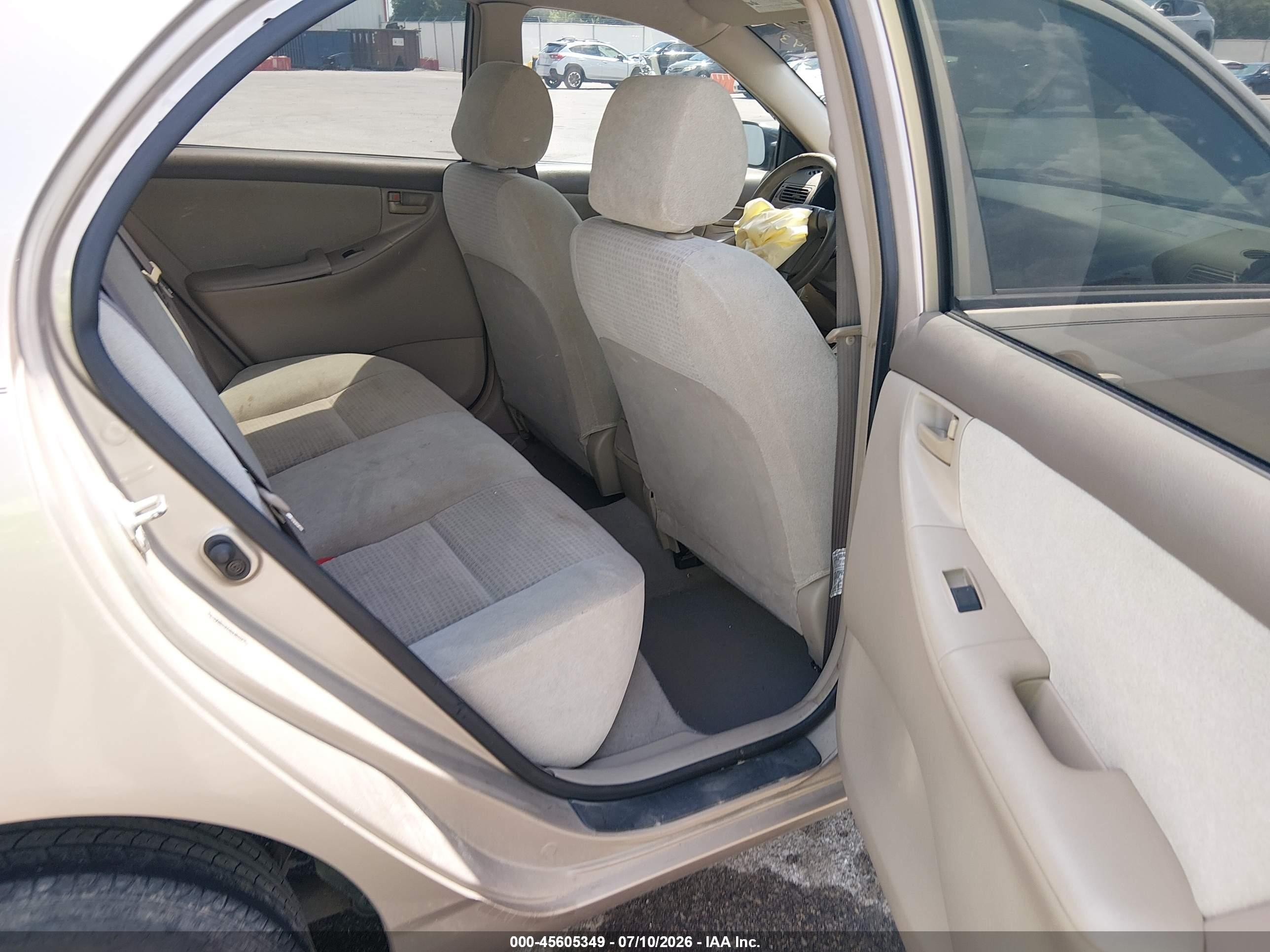 2005 Toyota Corolla Ce Tan vin: 2T1BR32E15C384070