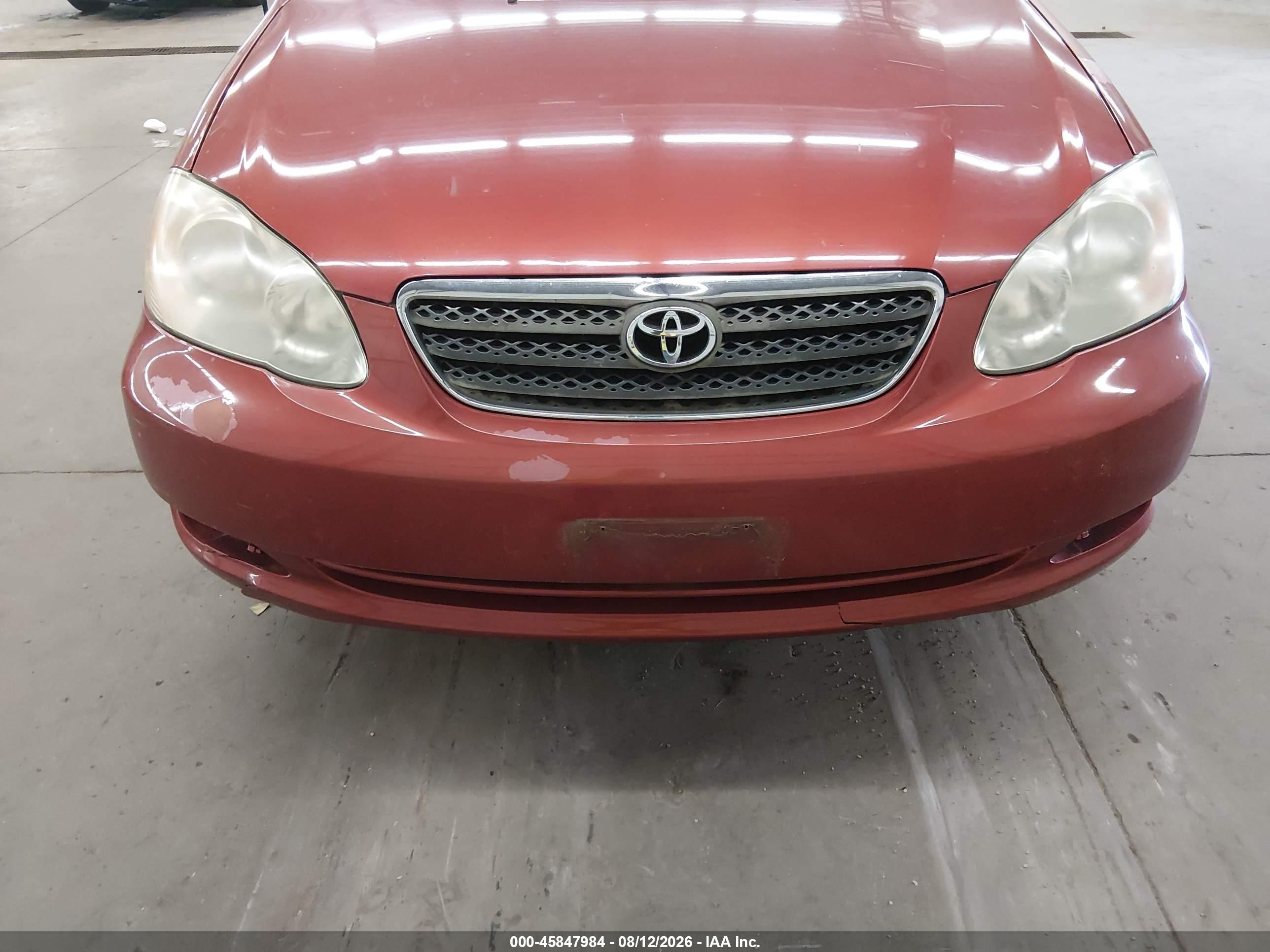 2005 Toyota Corolla Ce Red vin: 2T1BR32E15C447653