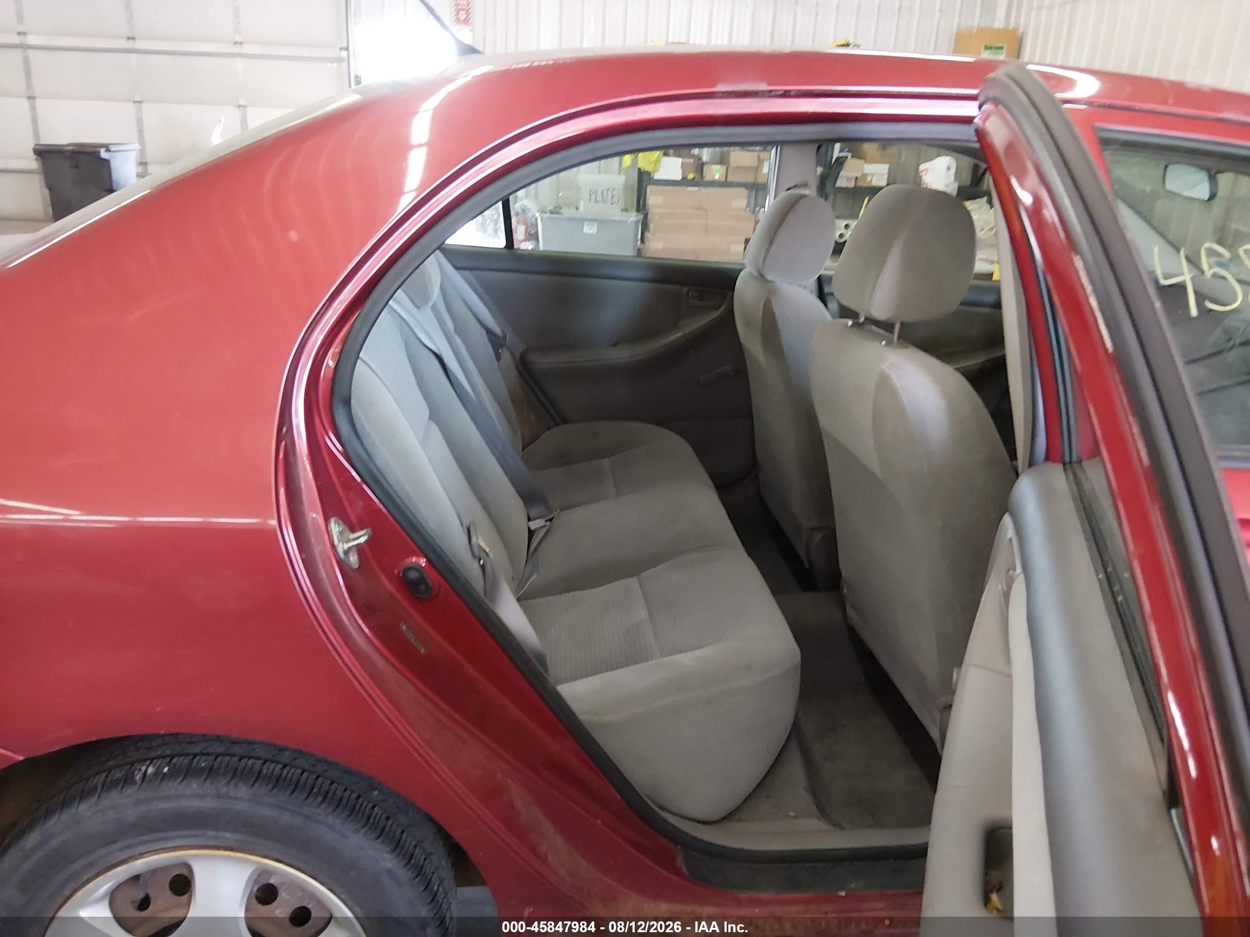 2005 Toyota Corolla Ce Red vin: 2T1BR32E15C447653