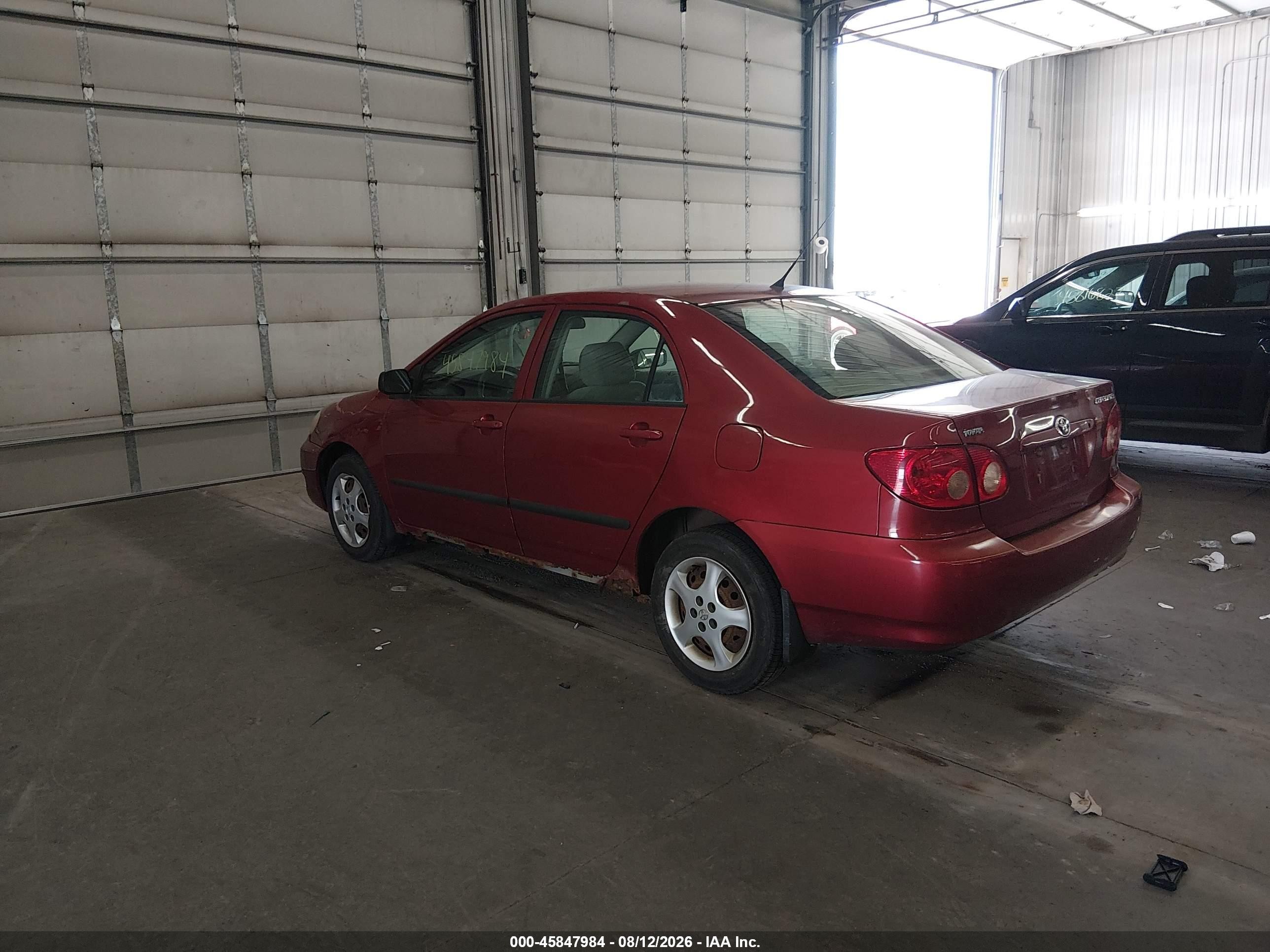 2005 Toyota Corolla Ce Red vin: 2T1BR32E15C447653