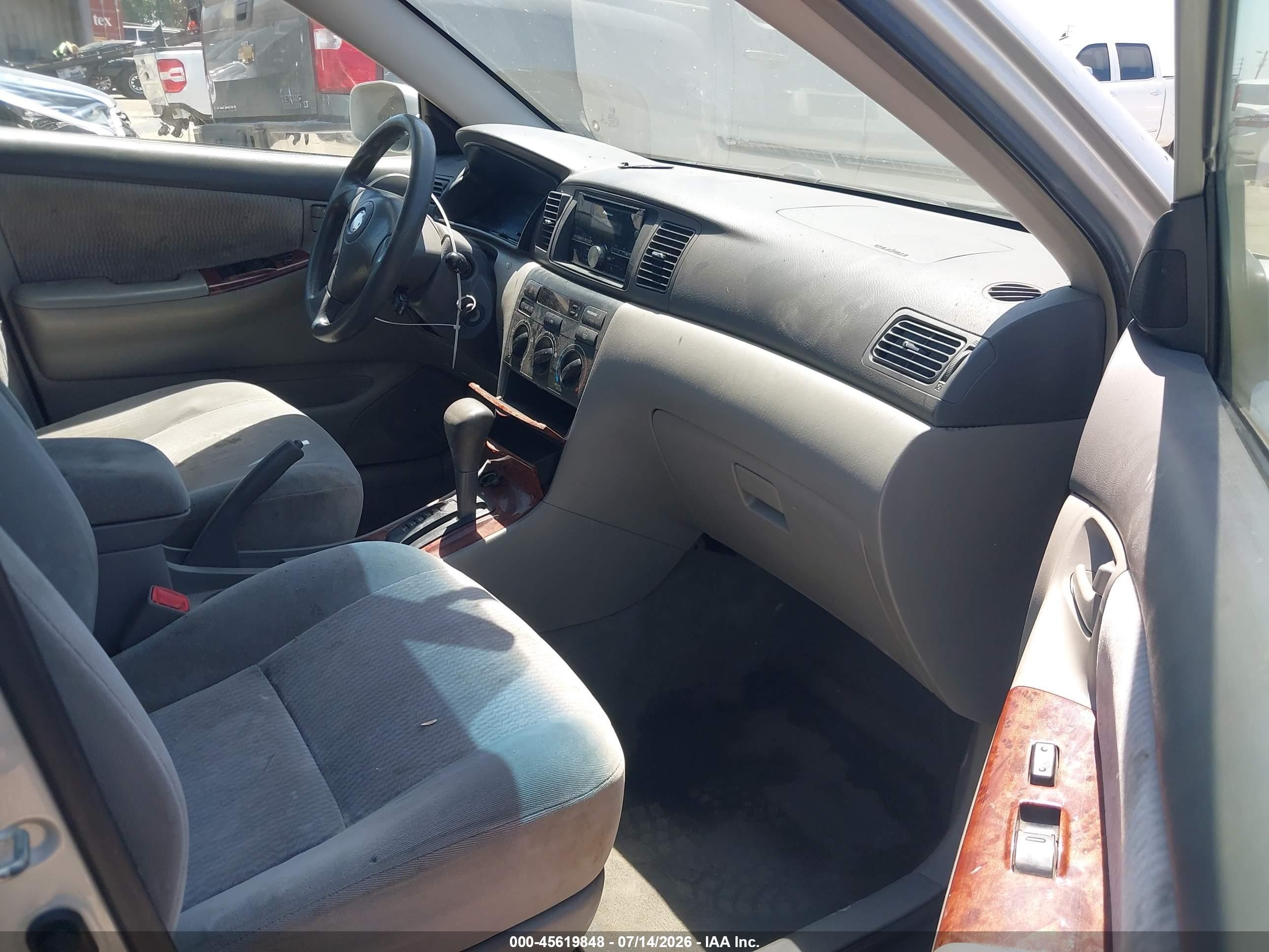 2005 Toyota Corolla Le Silver vin: 2T1BR32E15C448401