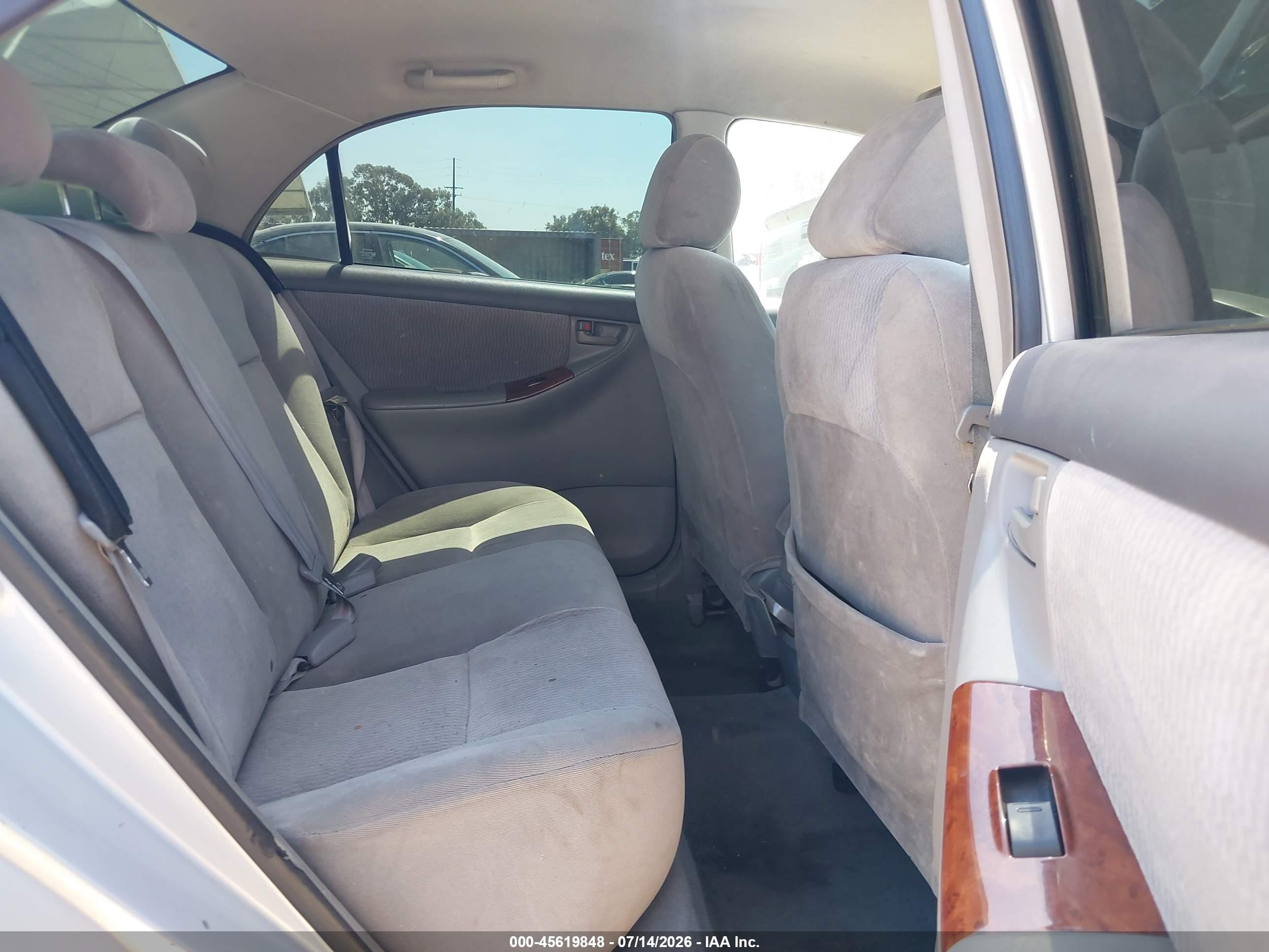 2005 Toyota Corolla Le Silver vin: 2T1BR32E15C448401