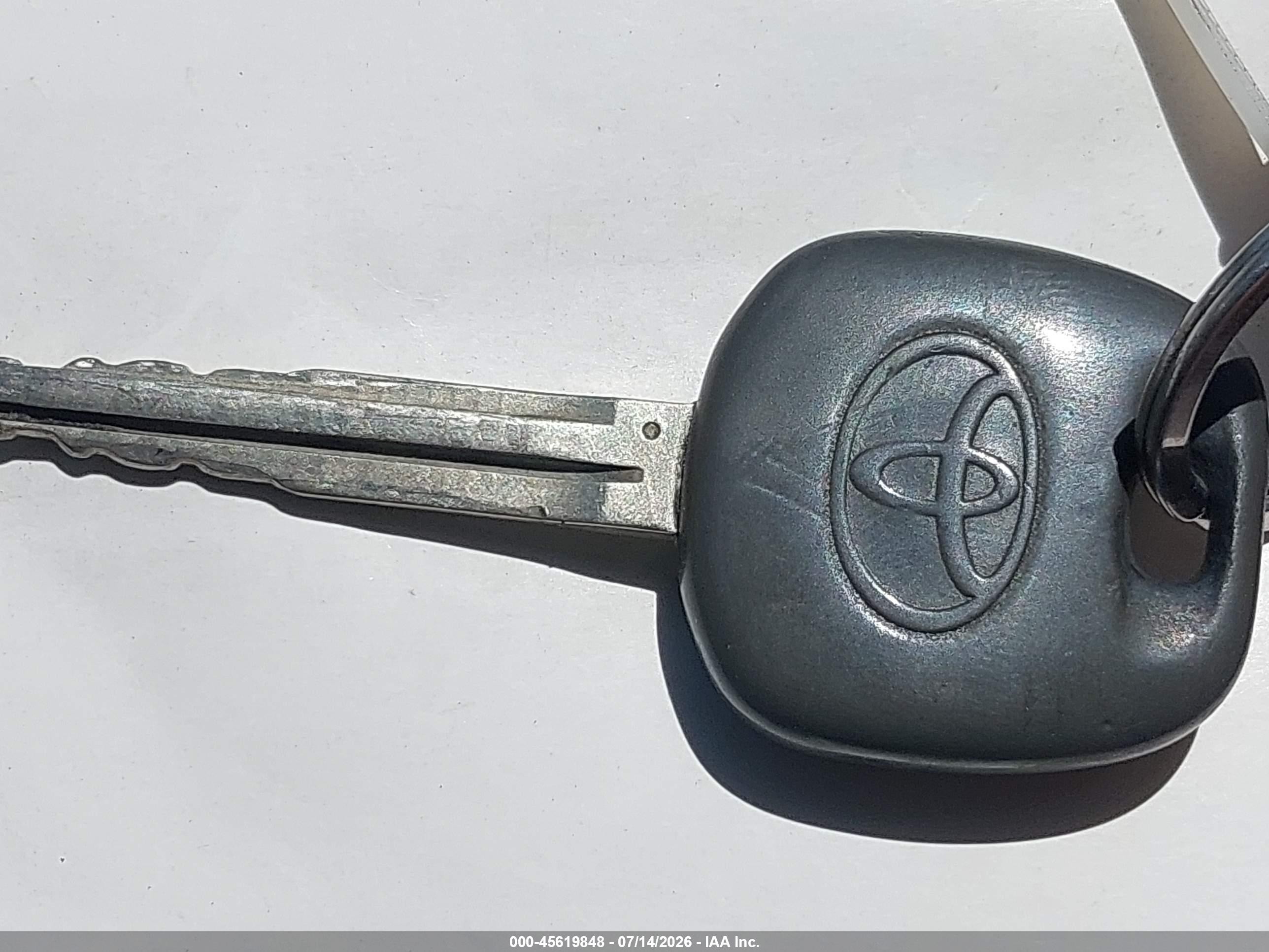 2005 Toyota Corolla Le Silver vin: 2T1BR32E15C448401