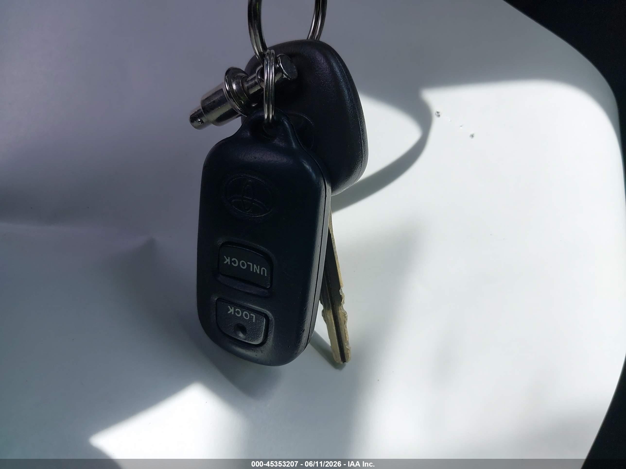 2005 Toyota Corolla S Белый vin: 2T1BR32E15C552306