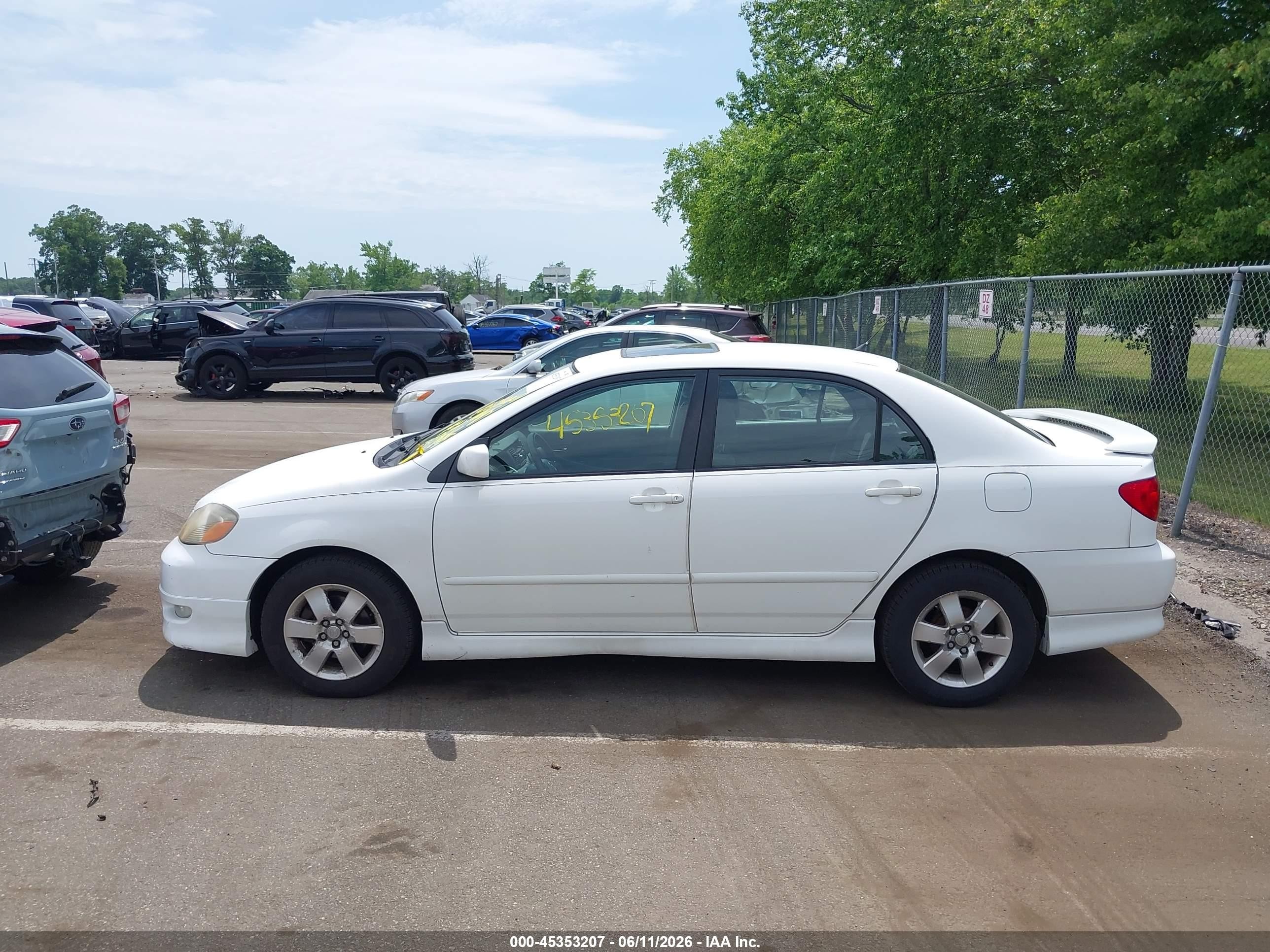 2005 Toyota Corolla S Белый vin: 2T1BR32E15C552306