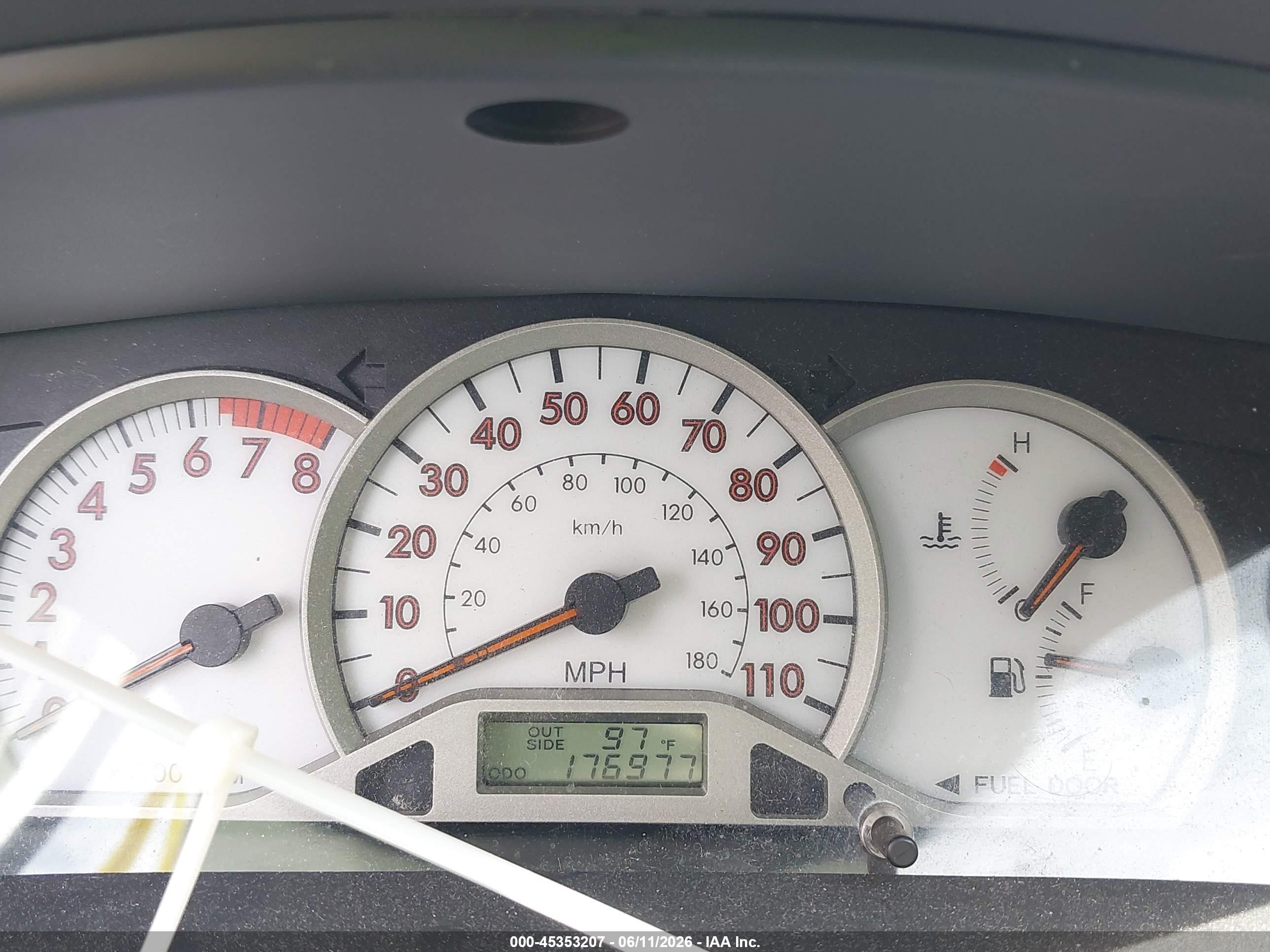 2005 Toyota Corolla S Белый vin: 2T1BR32E15C552306