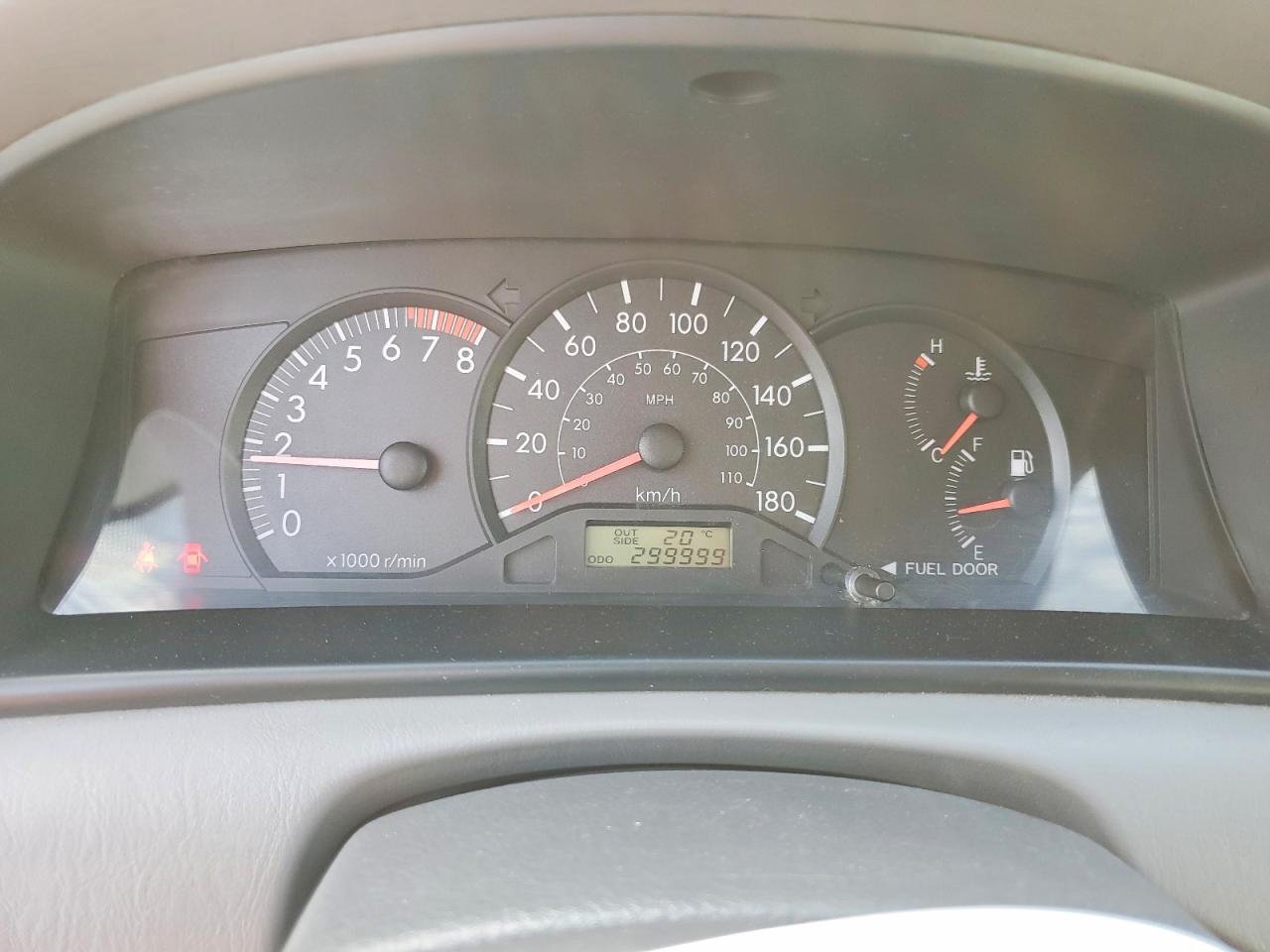 2007 Toyota Corolla Ce Red vin: 2T1BR32E17C716012