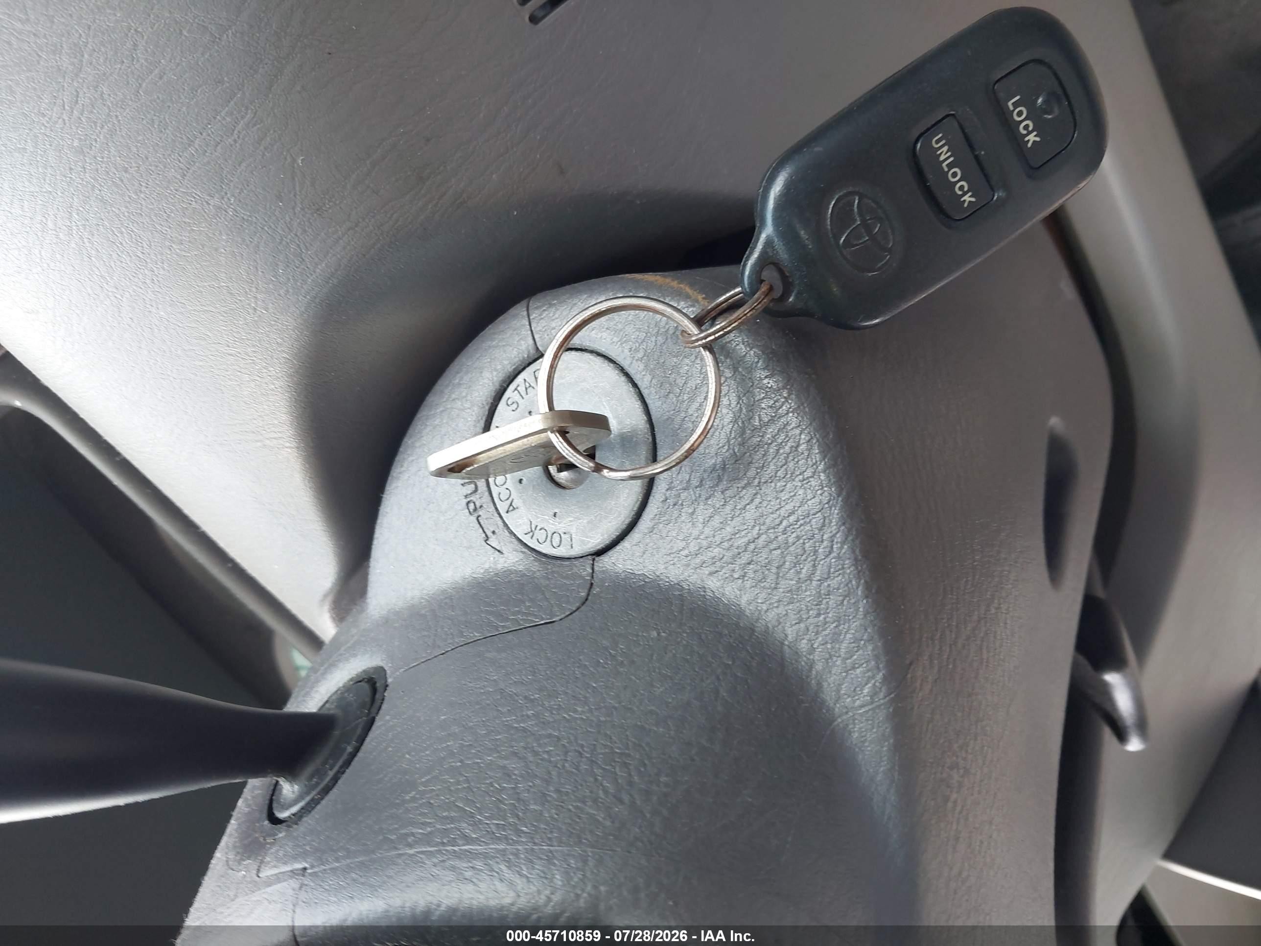 2003 Toyota Corolla Le Silver vin: 2T1BR32E23C019328