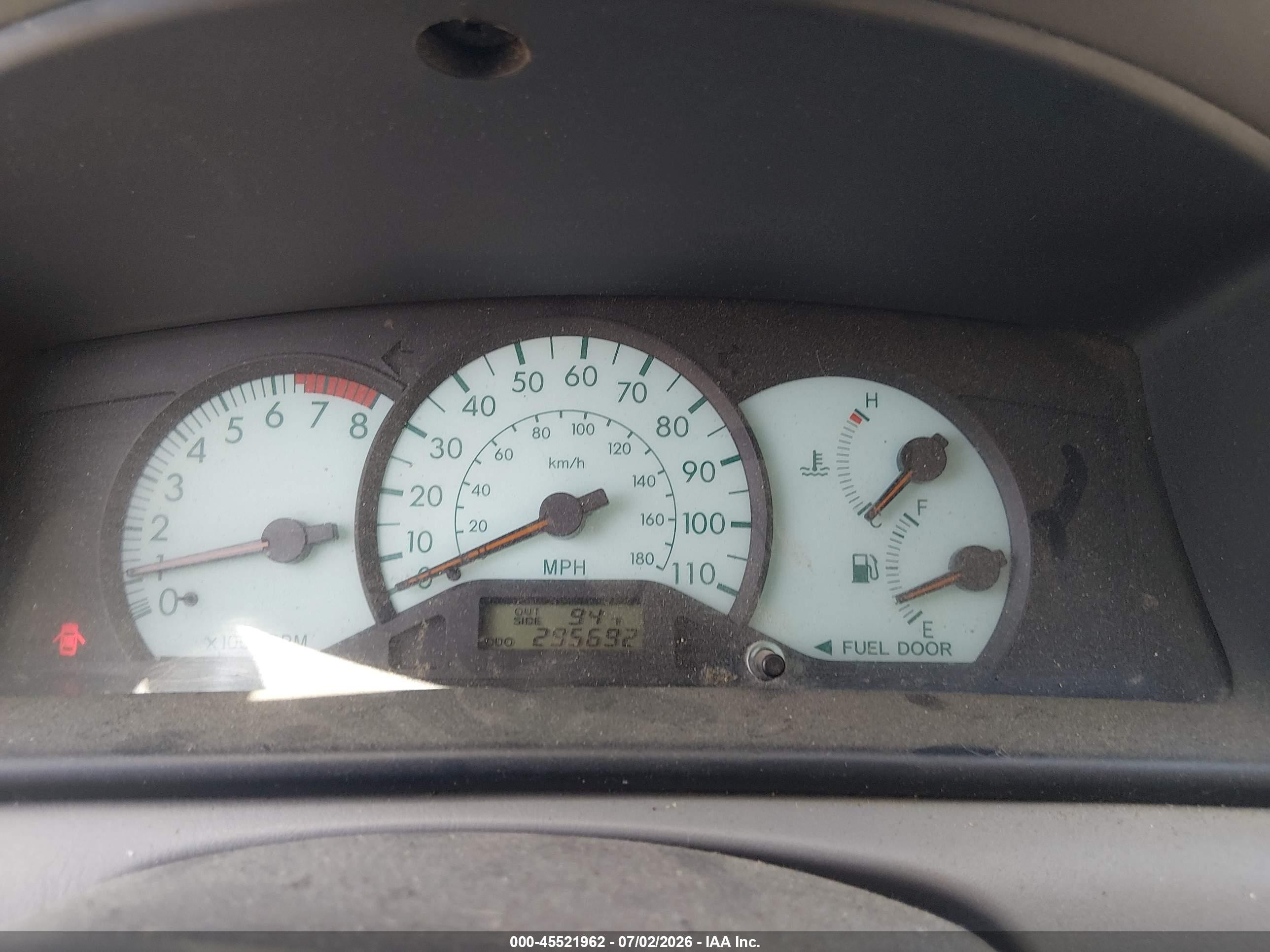 2003 Toyota Corolla Le White vin: 2T1BR32E23C082557