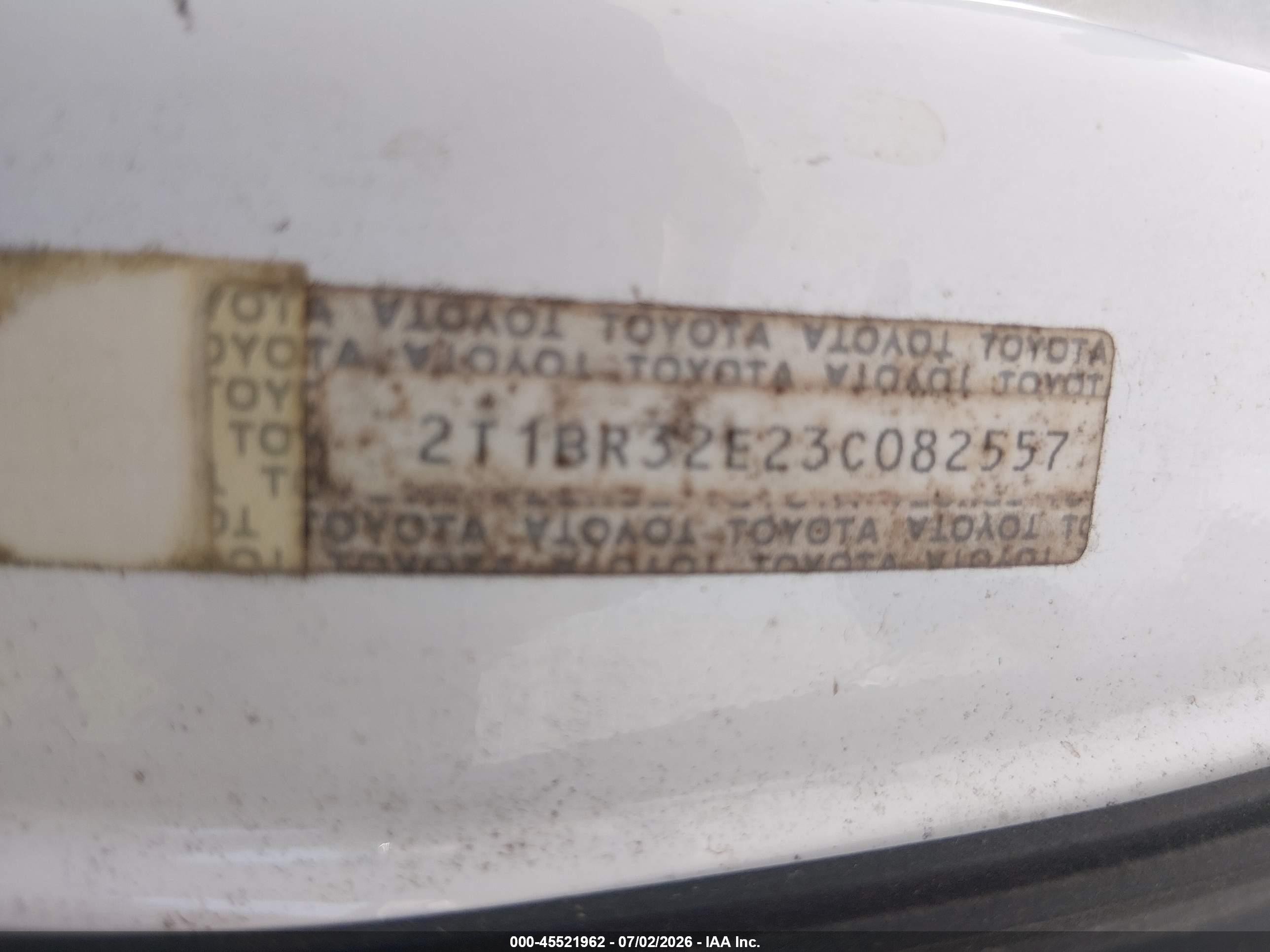 2003 Toyota Corolla Le White vin: 2T1BR32E23C082557