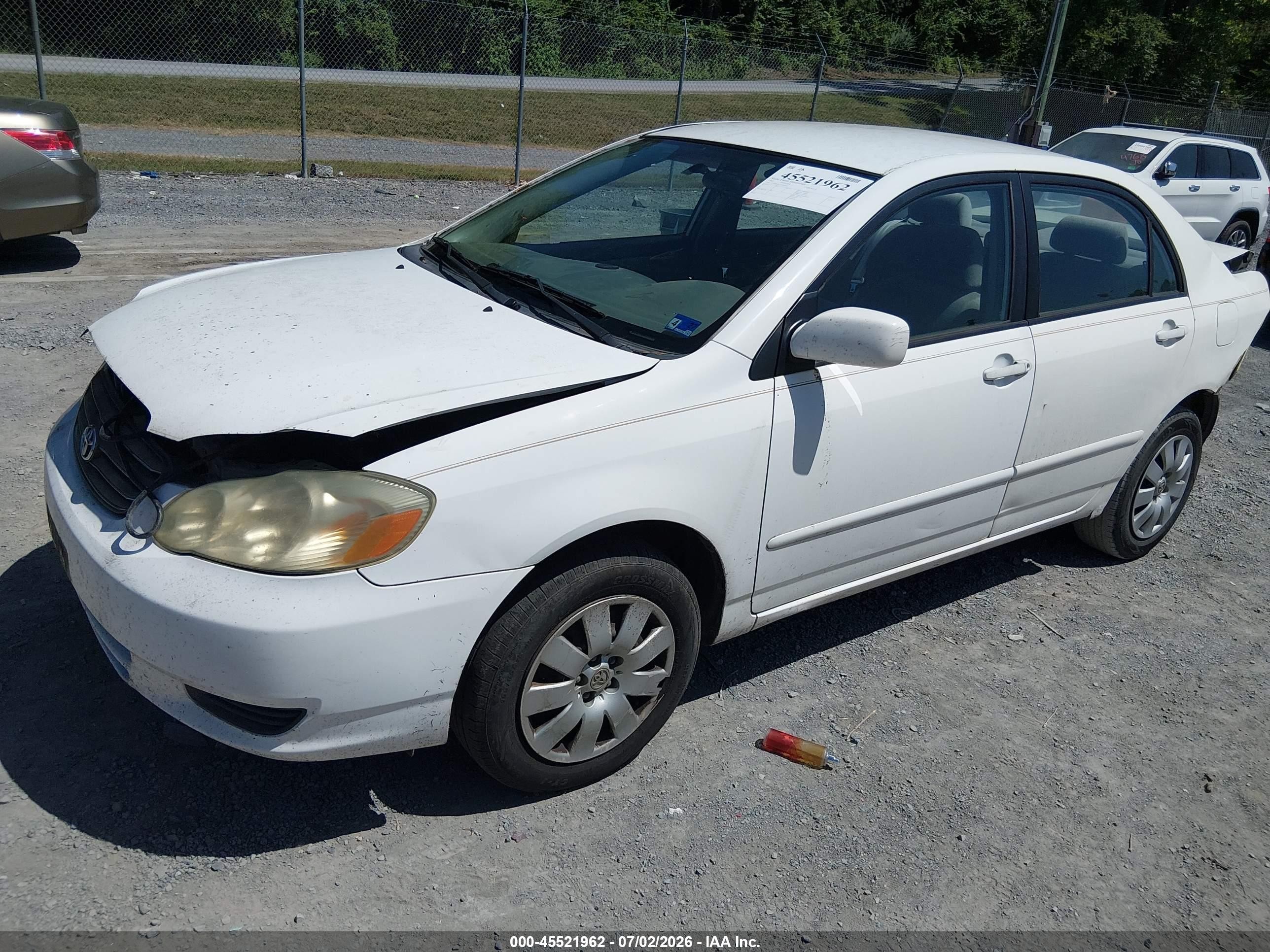 2003 Toyota Corolla Le White vin: 2T1BR32E23C082557