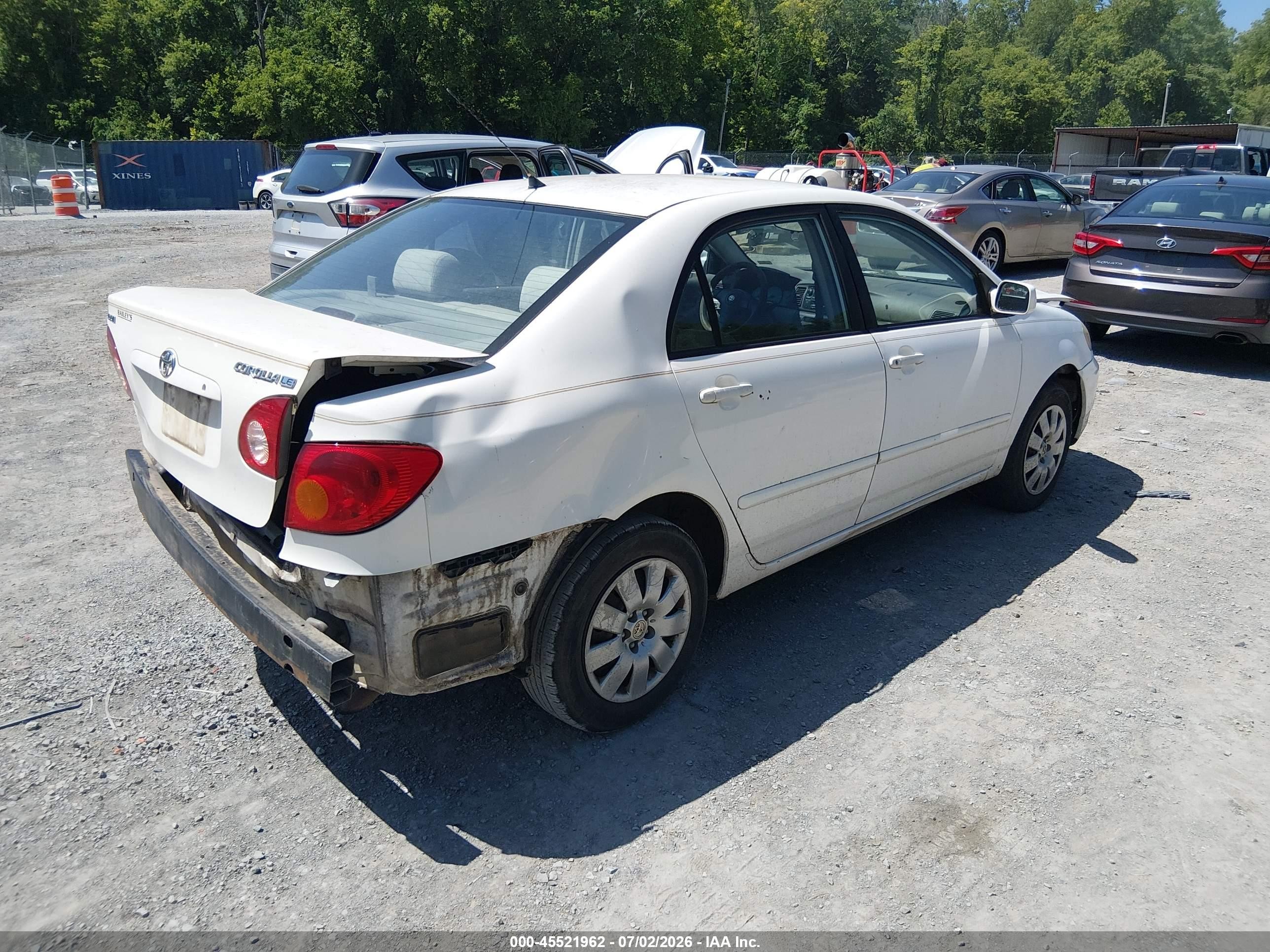 2003 Toyota Corolla Le White vin: 2T1BR32E23C082557
