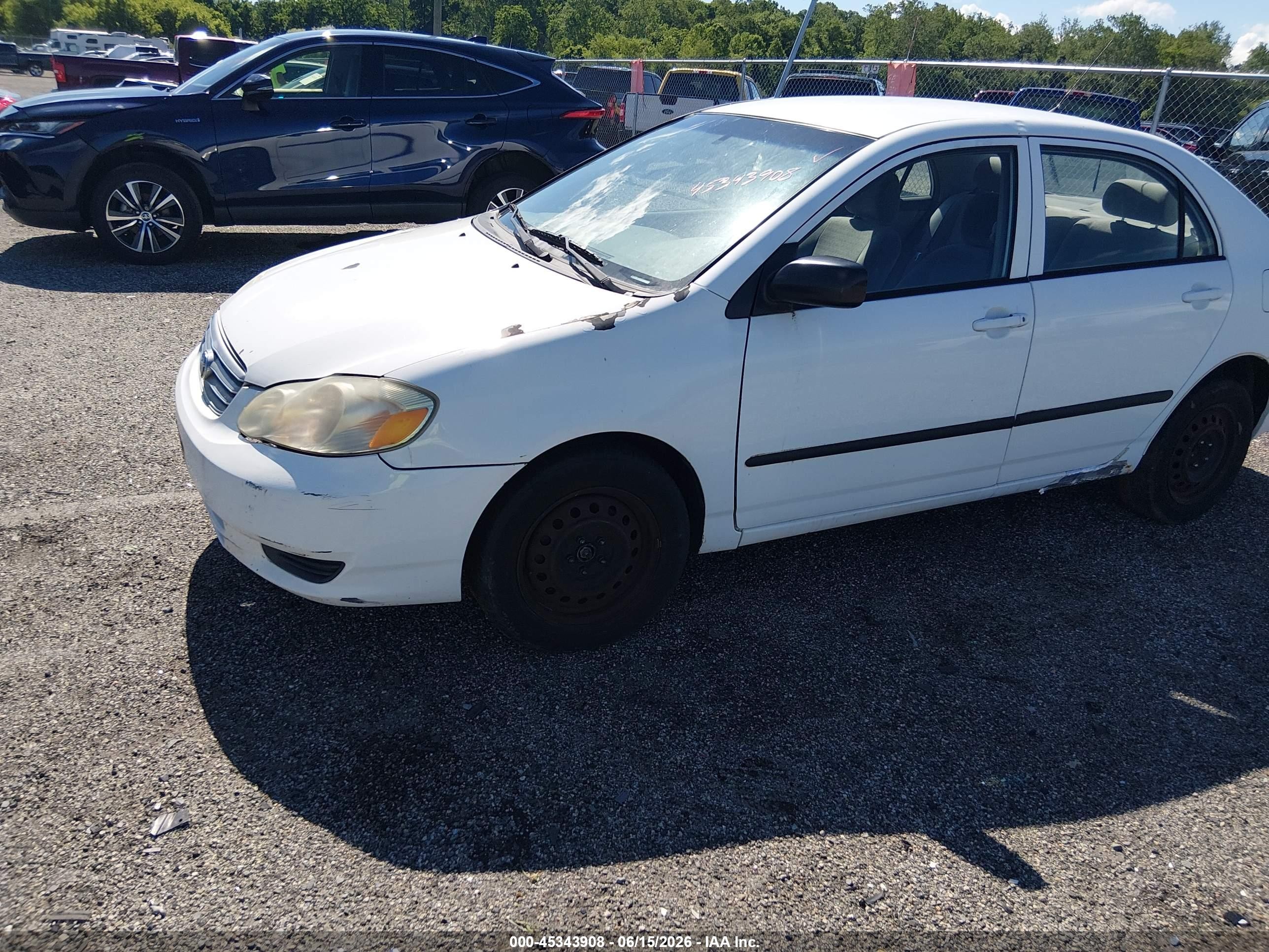 2004 Toyota Corolla Ce White vin: 2T1BR32E24C301843